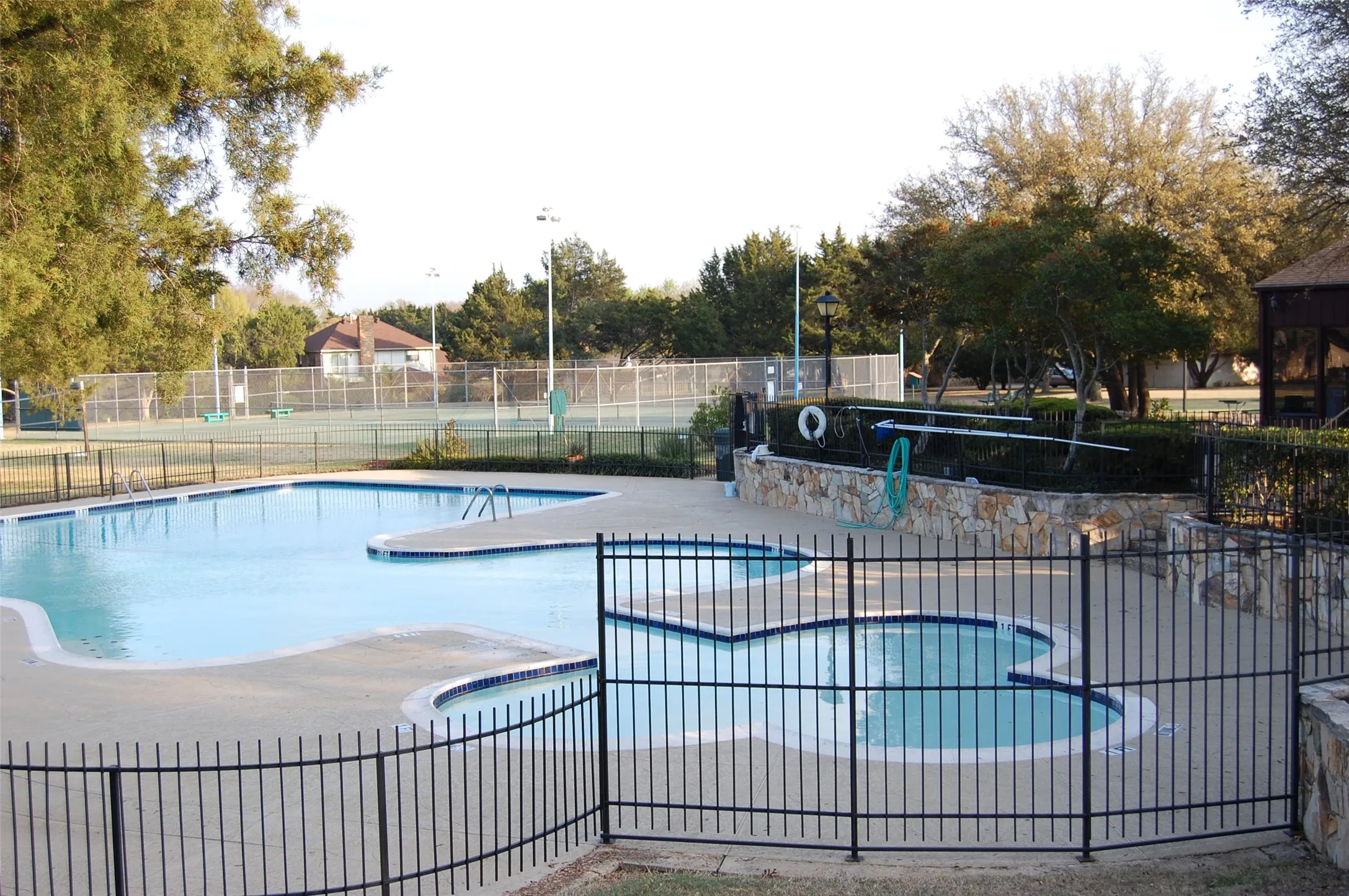 Townhouse For Sale in Dallas County , 708 Carriage Way, Duncanville, Texas 75137, 3 Bedrooms, 3 Bathrooms, 2 Garage spaces, 1,846 Sqft, built in 1978, Price $320,000, mls#21224046, Real Estate Agent in Duncanville, Homes For Sale in Dallas county, Homes For Sale in Duncanville, Realtor in Duncanville Texas, Real Estate Brokerage Independent Realty Texas, Luminita Cordes Realtor