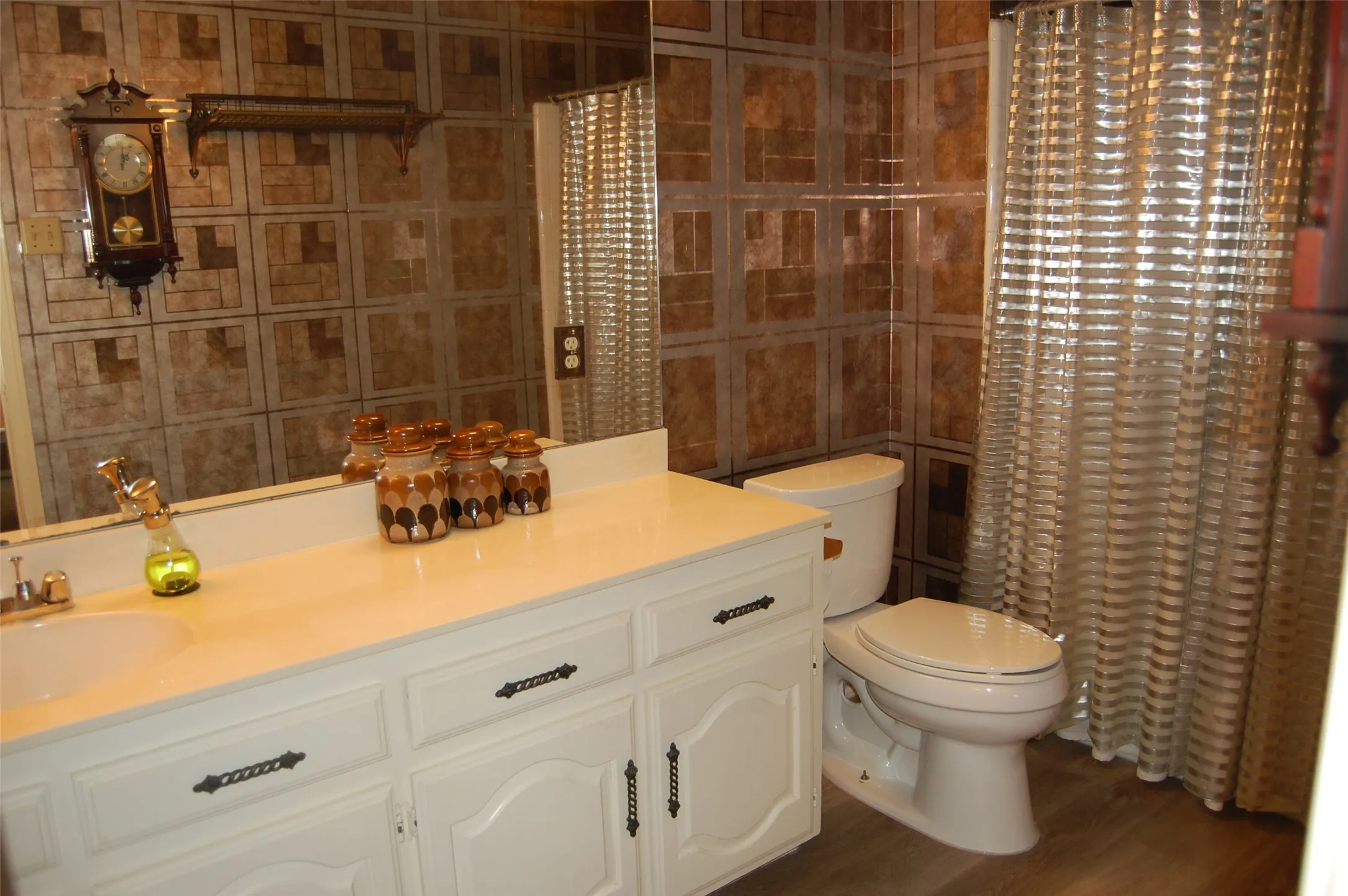 Large Guest Bath