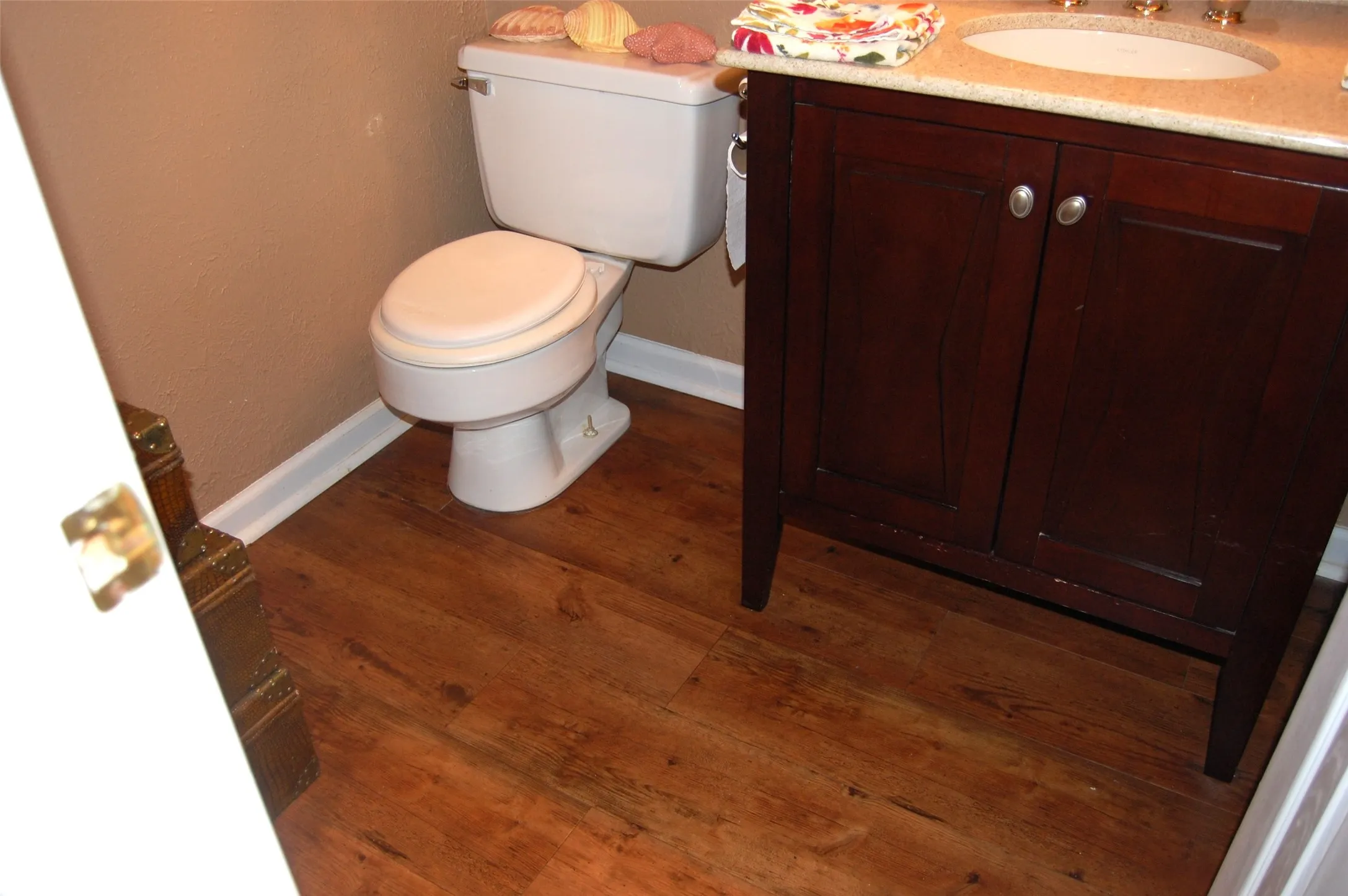 Guest Bath Wood​​‌​​​​‌​​‌‌​‌‌​​​‌‌​‌​‌​‌​​​‌​​ Flooring