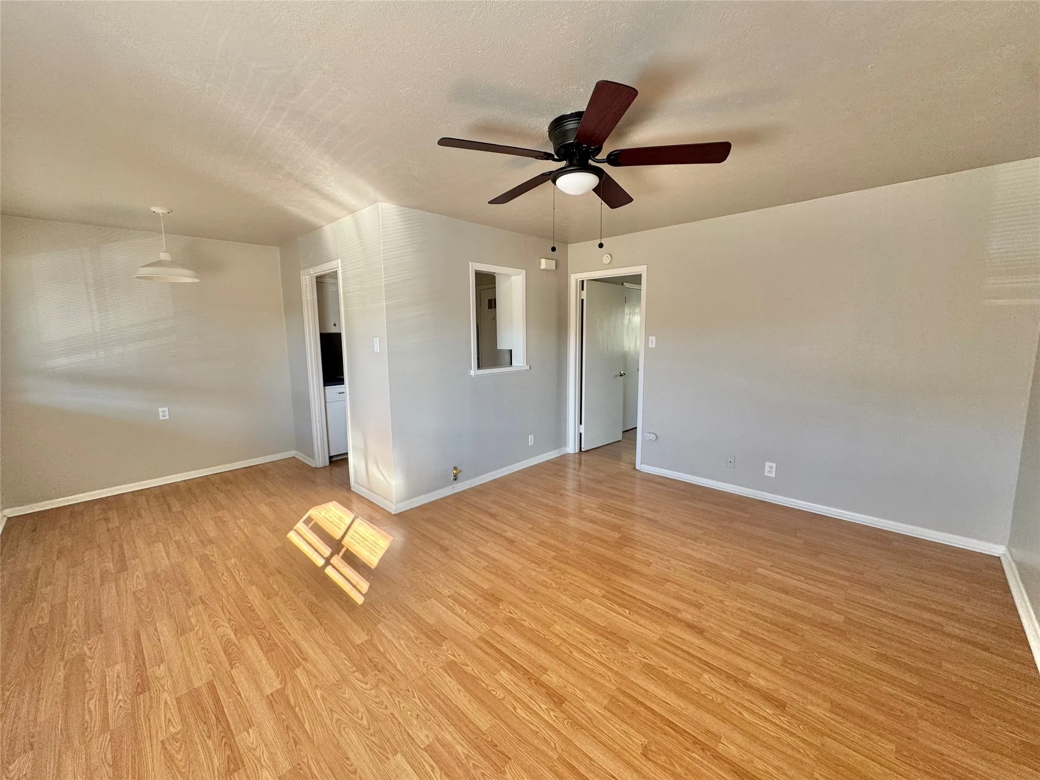 Apartment For Rent in Denton County , 1112 Eagle Drive 5, Denton, Texas 76201, 1 Bedroom, 1 Bathroom, Garage spaces, 450 Sqft, built in 1962, Price $850, mls#21224053, Real Estate Agent in Denton, Homes For Rent in Denton county, Homes For Rent in Denton, Realtor in Denton Texas, Real Estate Brokerage Independent Realty Texas, Luminita Cordes Realtor