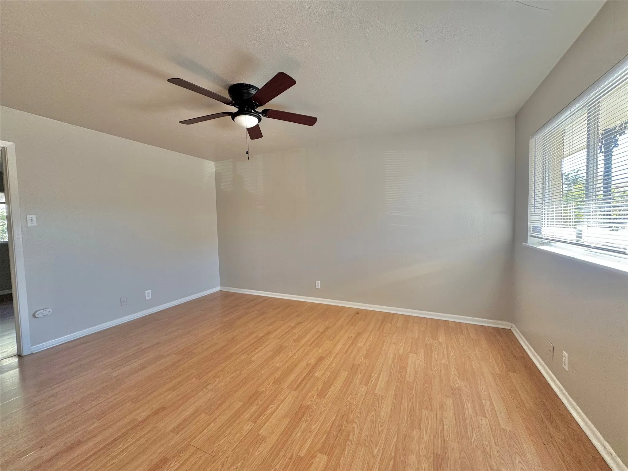 Apartment For Rent in Denton County , 1112 Eagle Drive 5, Denton, Texas 76201, 1 Bedroom, 1 Bathroom, Garage spaces, 450 Sqft, built in 1962, Price $850, mls#21224053, Real Estate Agent in Denton, Homes For Rent in Denton county, Homes For Rent in Denton, Realtor in Denton Texas, Real Estate Brokerage Independent Realty Texas, Luminita Cordes Realtor