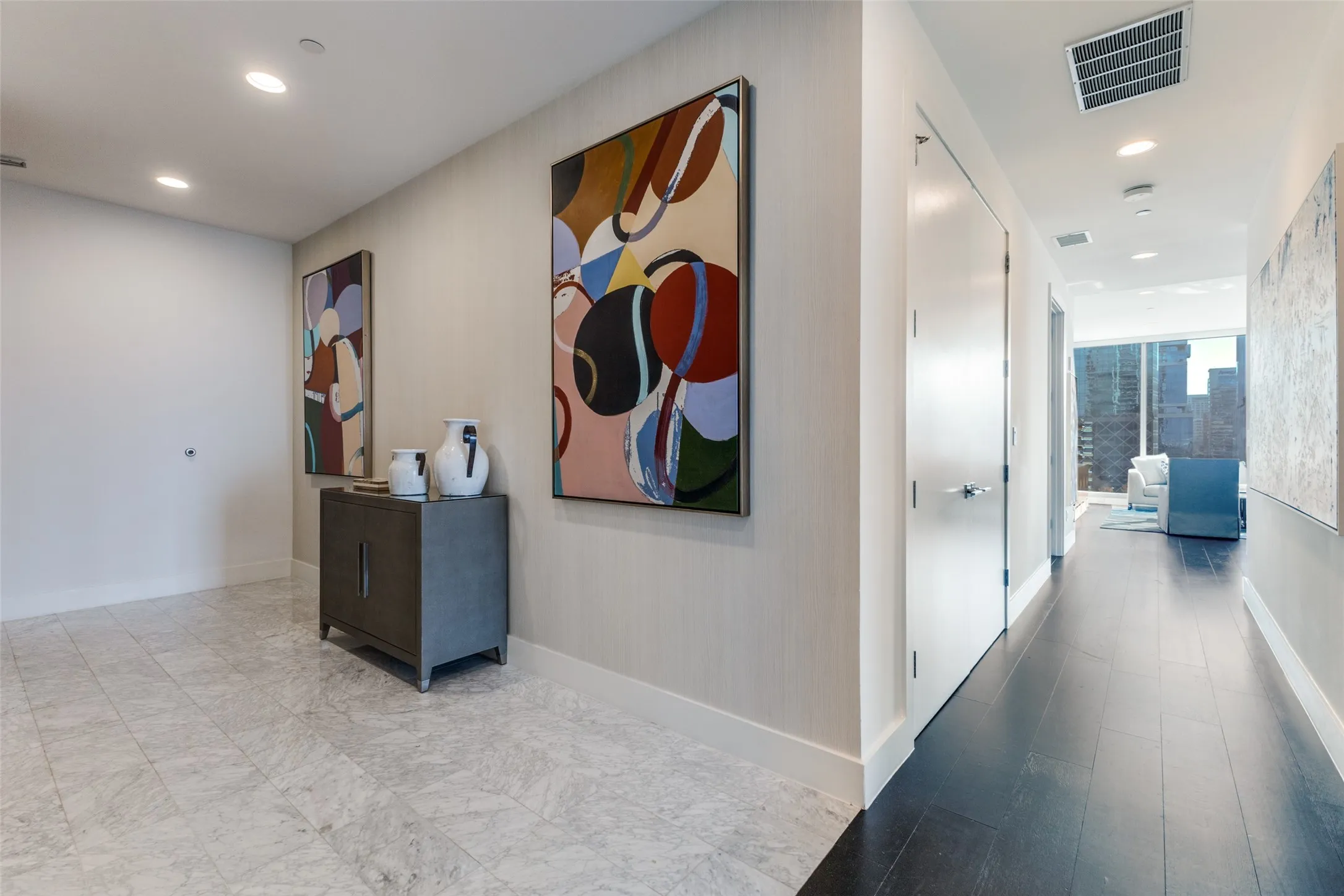 Condominium For Sale in Dallas County , 3130 N Harwood Street 801, Dallas, Texas 75201, 3 Bedrooms, 4 Bathrooms, 2 Garage spaces, 2,114 Sqft, built in 2015, Preowned, Price $1,399,000, mls#21223142, Real Estate Agent in Dallas, Homes For Sale in Dallas county, Homes For Sale in Dallas, Realtor in Dallas Texas, Real Estate Brokerage Independent Realty Texas, Luminita Cordes Realtor