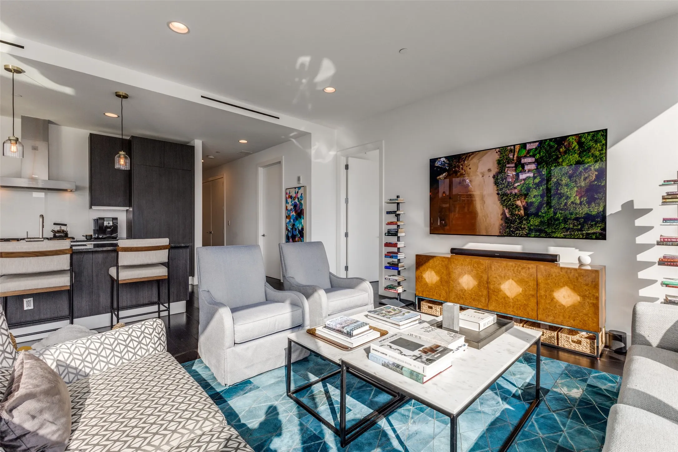 Condominium For Sale in Dallas County , 3130 N Harwood Street 801, Dallas, Texas 75201, 3 Bedrooms, 4 Bathrooms, 2 Garage spaces, 2,114 Sqft, built in 2015, Preowned, Price $1,399,000, mls#21223142, Real Estate Agent in Dallas, Homes For Sale in Dallas county, Homes For Sale in Dallas, Realtor in Dallas Texas, Real Estate Brokerage Independent Realty Texas, Luminita Cordes Realtor