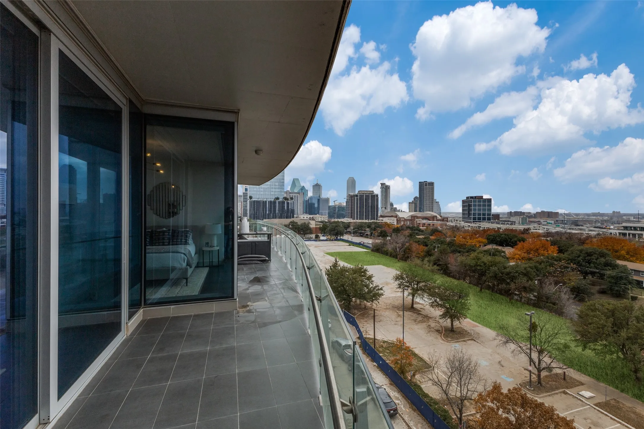 Condominium For Sale in Dallas County , 3130 N Harwood Street 801, Dallas, Texas 75201, 3 Bedrooms, 4 Bathrooms, 2 Garage spaces, 2,114 Sqft, built in 2015, Preowned, Price $1,399,000, mls#21223142, Real Estate Agent in Dallas, Homes For Sale in Dallas county, Homes For Sale in Dallas, Realtor in Dallas Texas, Real Estate Brokerage Independent Realty Texas, Luminita Cordes Realtor