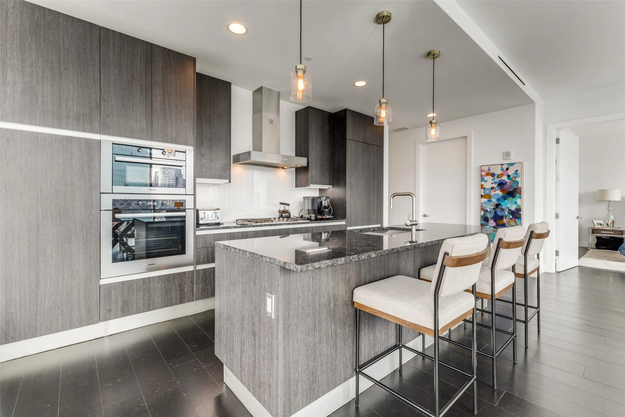Condominium For Sale in Dallas County , 3130 N Harwood Street 801, Dallas, Texas 75201, 3 Bedrooms, 4 Bathrooms, 2 Garage spaces, 2,114 Sqft, built in 2015, Preowned, Price $1,399,000, mls#21223142, Real Estate Agent in Dallas, Homes For Sale in Dallas county, Homes For Sale in Dallas, Realtor in Dallas Texas, Real Estate Brokerage Independent Realty Texas, Luminita Cordes Realtor