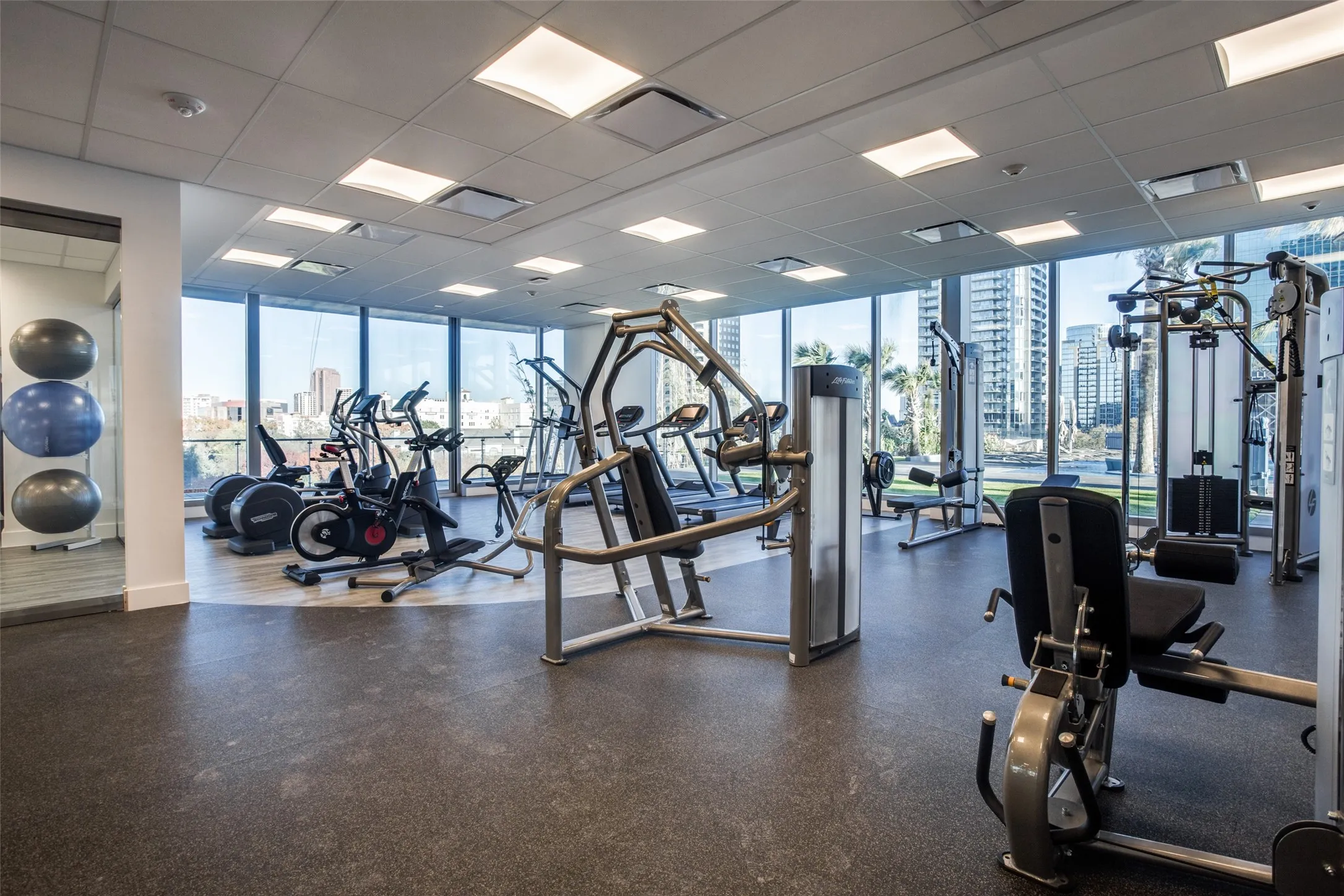 Condominium For Sale in Dallas County , 3130 N Harwood Street 801, Dallas, Texas 75201, 3 Bedrooms, 4 Bathrooms, 2 Garage spaces, 2,114 Sqft, built in 2015, Preowned, Price $1,399,000, mls#21223142, Real Estate Agent in Dallas, Homes For Sale in Dallas county, Homes For Sale in Dallas, Realtor in Dallas Texas, Real Estate Brokerage Independent Realty Texas, Luminita Cordes Realtor