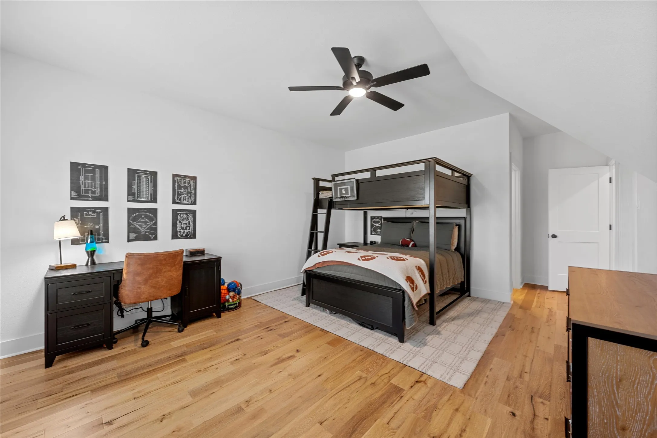 Single Family Residence For Sale in Mc Lennan County , 216 Wycliff Drive, China Spring, Texas 76633, 5 Bedroom, 4 Bathroom, 3 Garage spaces, 3,610 Sqft, built in 2023, mls#21222699, Real Estate Agent in China Spring, Homes For Sale in Mc Lennan county, Homes For Sale in China Spring, Realtor in China Spring Texas, Real Estate Brokerage Independent Realty Texas, Luminita Cordes Realtor