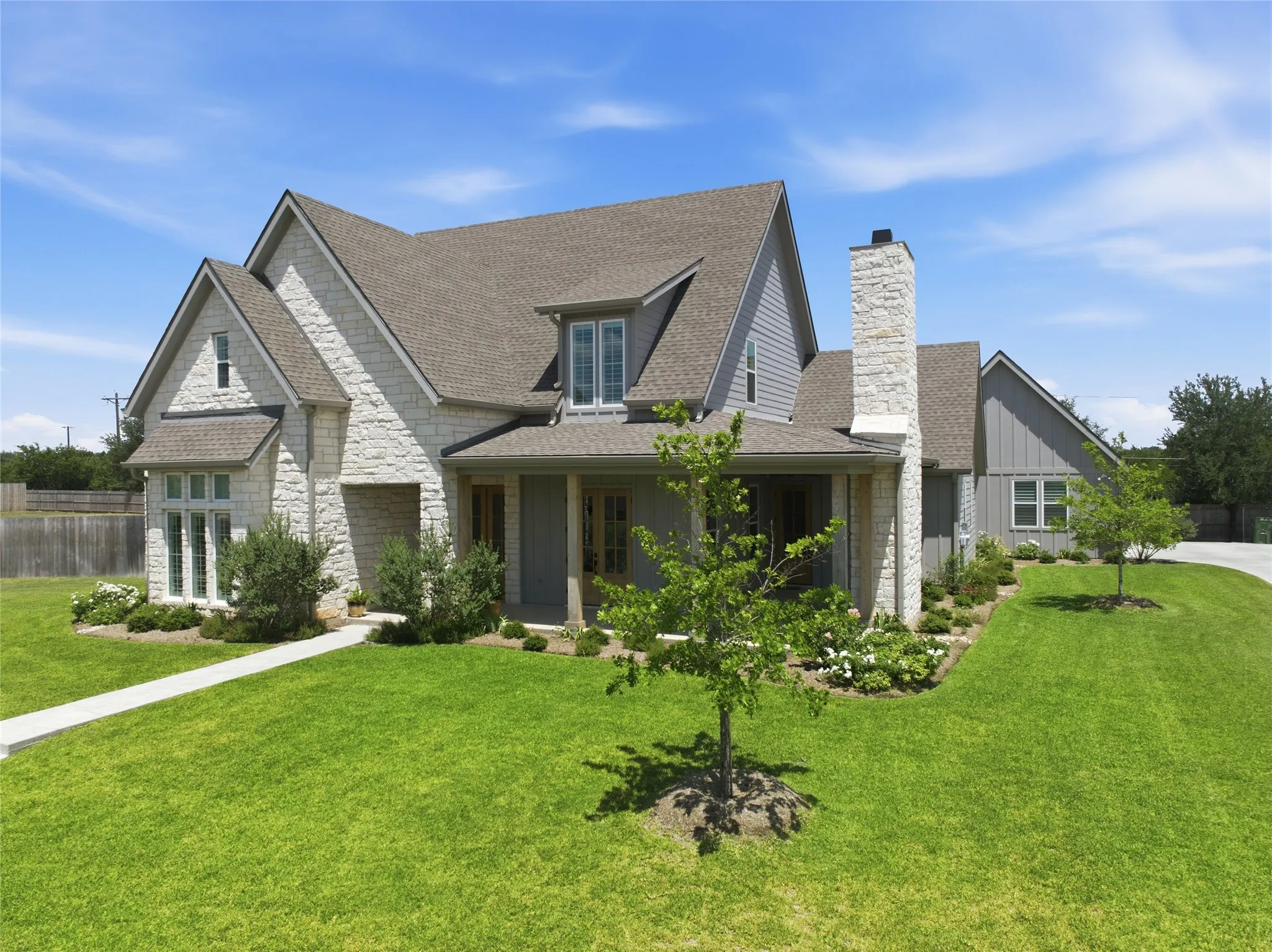 Single Family Residence For Sale in Mc Lennan County , 216 Wycliff Drive, China Spring, Texas 76633, 5 Bedroom, 4 Bathroom, 3 Garage spaces, 3,610 Sqft, built in 2023, mls#21222699, Real Estate Agent in China Spring, Homes For Sale in Mc Lennan county, Homes For Sale in China Spring, Realtor in China Spring Texas, Real Estate Brokerage Independent Realty Texas, Luminita Cordes Realtor