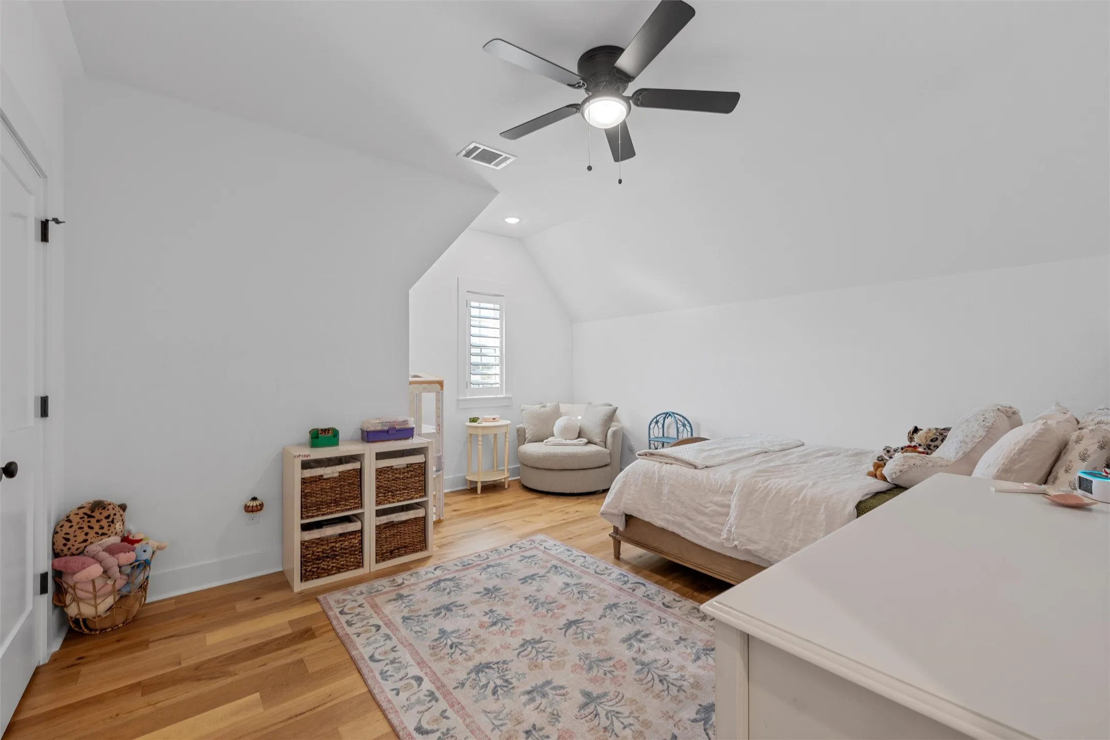 Single Family Residence For Sale in Mc Lennan County , 216 Wycliff Drive, China Spring, Texas 76633, 5 Bedroom, 4 Bathroom, 3 Garage spaces, 3,610 Sqft, built in 2023, mls#21222699, Real Estate Agent in China Spring, Homes For Sale in Mc Lennan county, Homes For Sale in China Spring, Realtor in China Spring Texas, Real Estate Brokerage Independent Realty Texas, Luminita Cordes Realtor