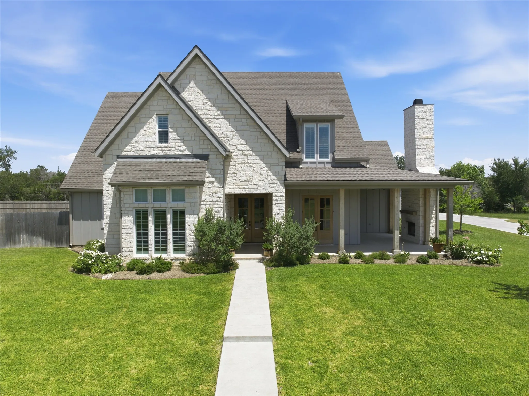 Single Family Residence For Sale in Mc Lennan County , 216 Wycliff Drive, China Spring, Texas 76633, 5 Bedroom, 4 Bathroom, 3 Garage spaces, 3,610 Sqft, built in 2023, mls#21222699, Real Estate Agent in China Spring, Homes For Sale in Mc Lennan county, Homes For Sale in China Spring, Realtor in China Spring Texas, Real Estate Brokerage Independent Realty Texas, Luminita Cordes Realtor