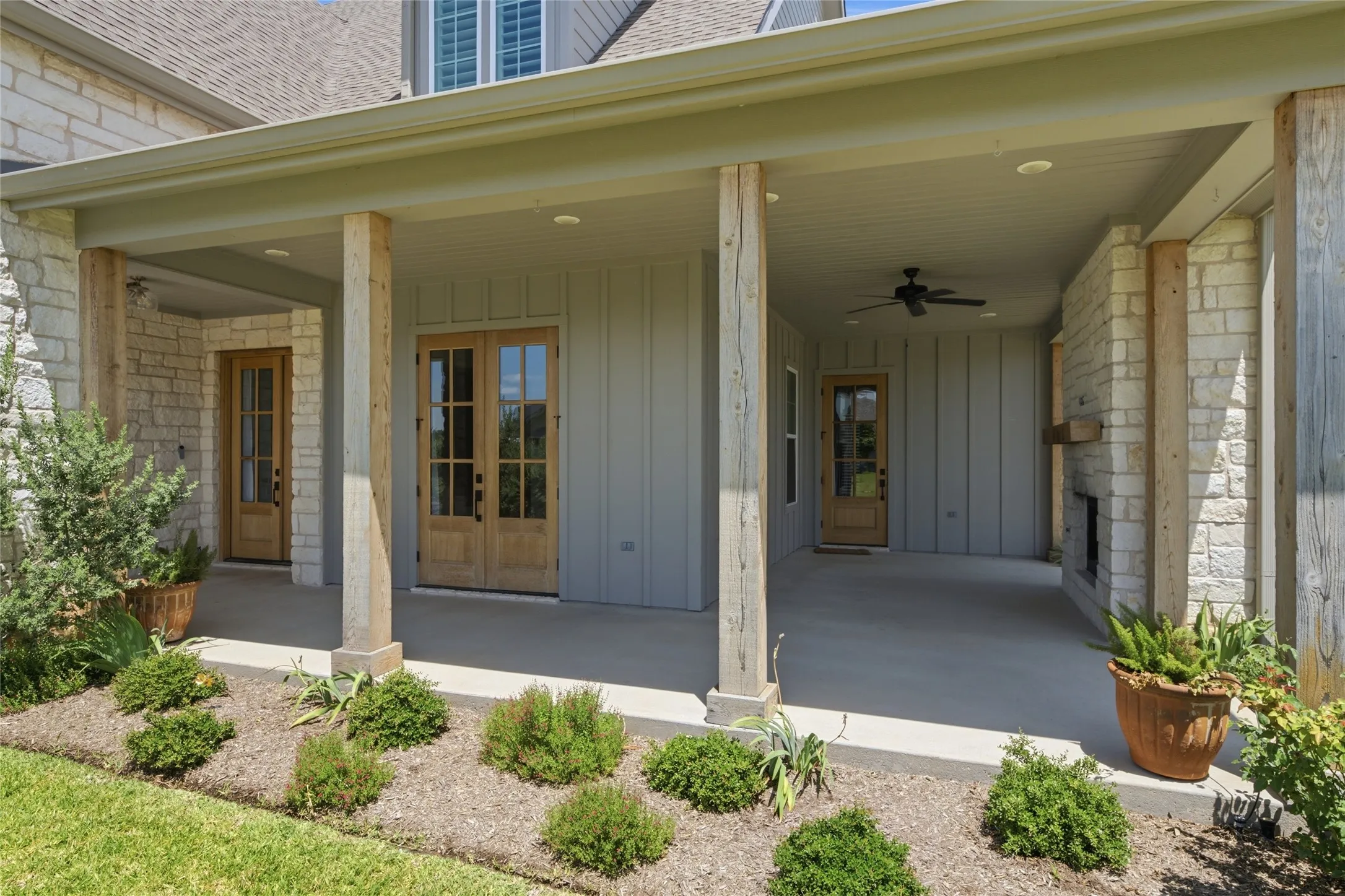 Single Family Residence For Sale in Mc Lennan County , 216 Wycliff Drive, China Spring, Texas 76633, 5 Bedroom, 4 Bathroom, 3 Garage spaces, 3,610 Sqft, built in 2023, mls#21222699, Real Estate Agent in China Spring, Homes For Sale in Mc Lennan county, Homes For Sale in China Spring, Realtor in China Spring Texas, Real Estate Brokerage Independent Realty Texas, Luminita Cordes Realtor