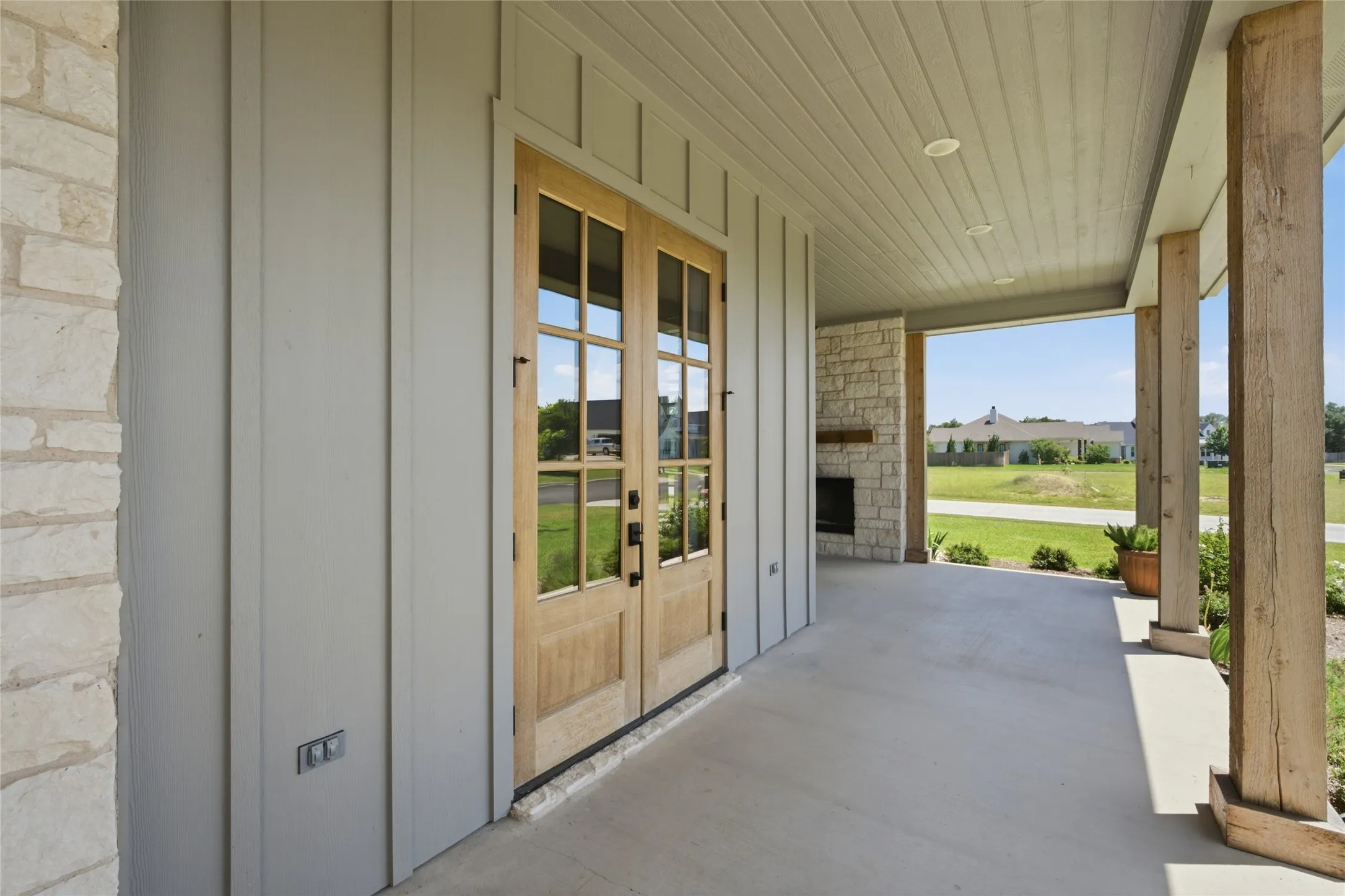 Single Family Residence For Sale in Mc Lennan County , 216 Wycliff Drive, China Spring, Texas 76633, 5 Bedroom, 4 Bathroom, 3 Garage spaces, 3,610 Sqft, built in 2023, mls#21222699, Real Estate Agent in China Spring, Homes For Sale in Mc Lennan county, Homes For Sale in China Spring, Realtor in China Spring Texas, Real Estate Brokerage Independent Realty Texas, Luminita Cordes Realtor