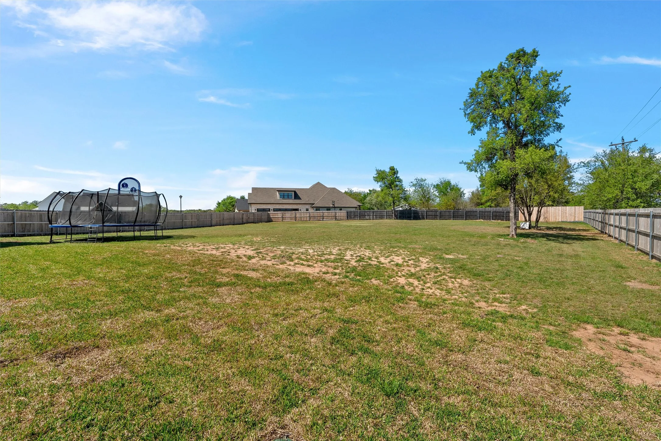 Single Family Residence For Sale in Mc Lennan County , 216 Wycliff Drive, China Spring, Texas 76633, 5 Bedroom, 4 Bathroom, 3 Garage spaces, 3,610 Sqft, built in 2023, mls#21222699, Real Estate Agent in China Spring, Homes For Sale in Mc Lennan county, Homes For Sale in China Spring, Realtor in China Spring Texas, Real Estate Brokerage Independent Realty Texas, Luminita Cordes Realtor