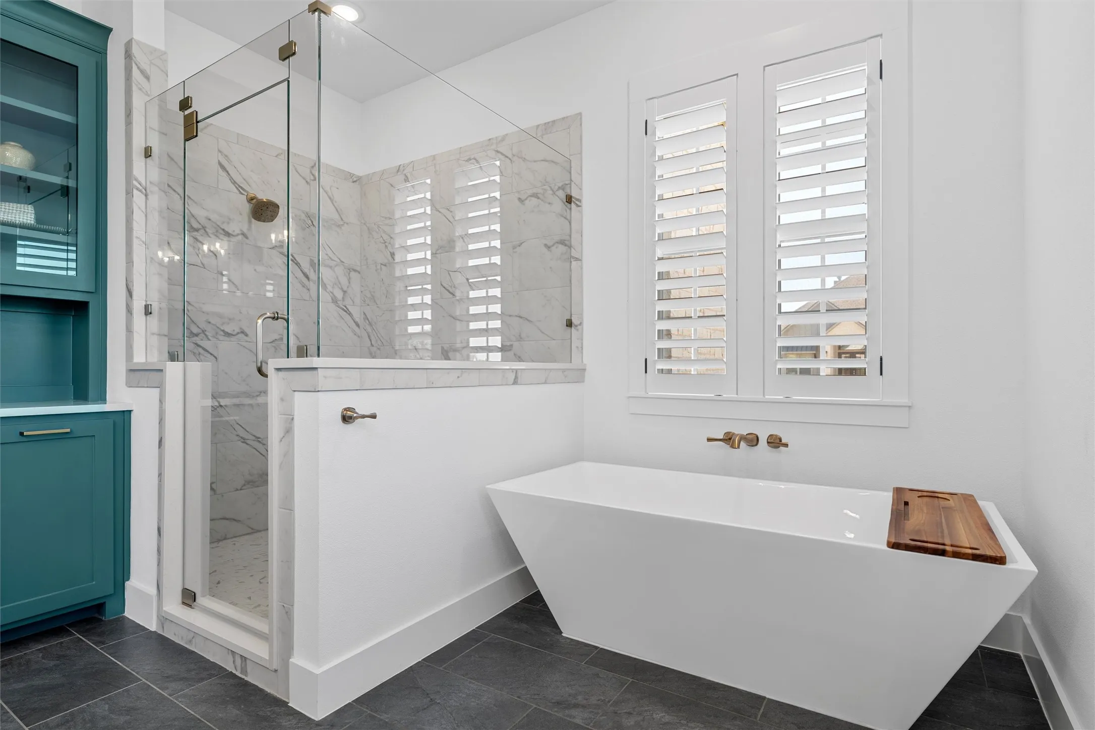 Single Family Residence For Sale in Mc Lennan County , 216 Wycliff Drive, China Spring, Texas 76633, 5 Bedroom, 4 Bathroom, 3 Garage spaces, 3,610 Sqft, built in 2023, mls#21222699, Real Estate Agent in China Spring, Homes For Sale in Mc Lennan county, Homes For Sale in China Spring, Realtor in China Spring Texas, Real Estate Brokerage Independent Realty Texas, Luminita Cordes Realtor