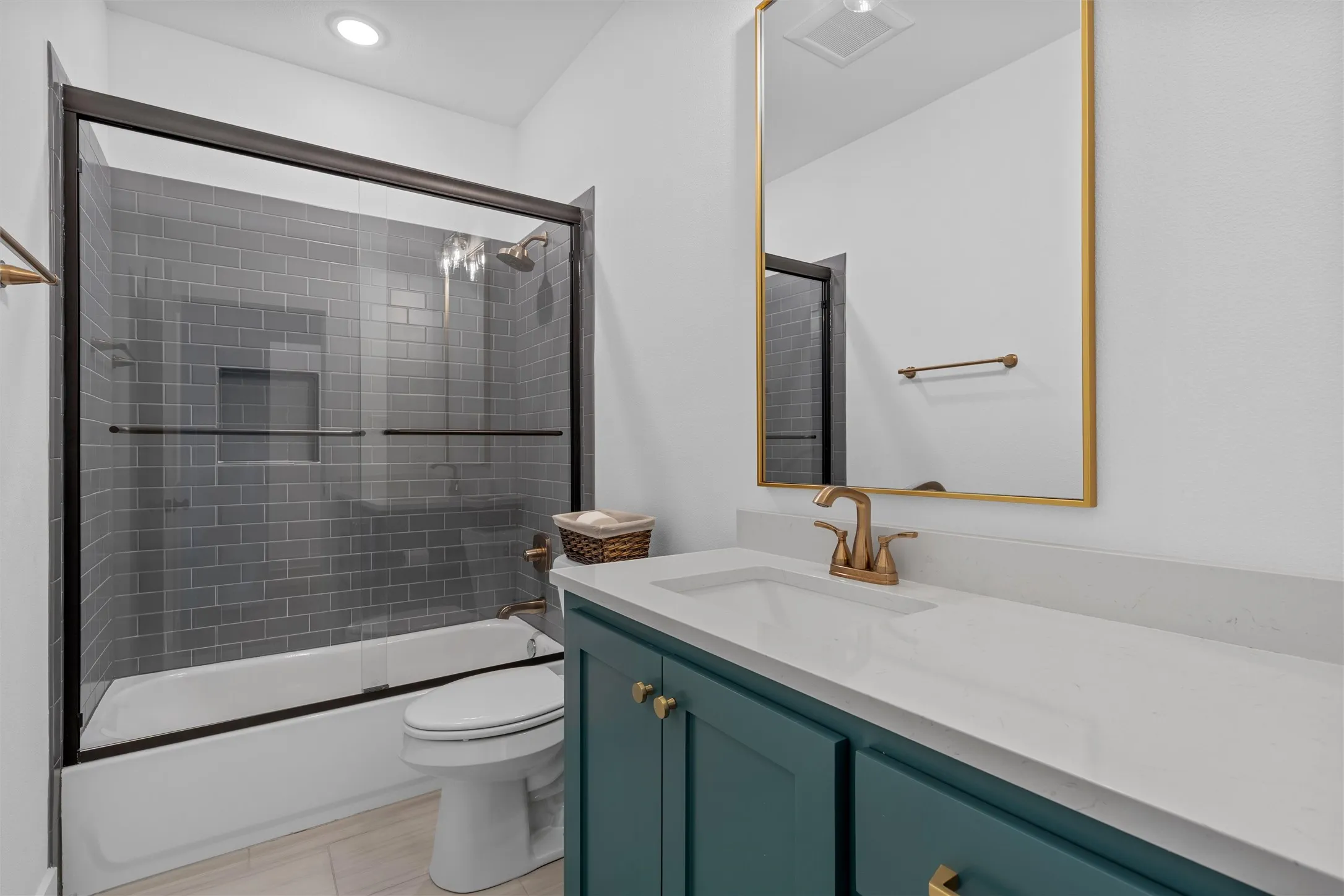 Single Family Residence For Sale in Mc Lennan County , 216 Wycliff Drive, China Spring, Texas 76633, 5 Bedroom, 4 Bathroom, 3 Garage spaces, 3,610 Sqft, built in 2023, mls#21222699, Real Estate Agent in China Spring, Homes For Sale in Mc Lennan county, Homes For Sale in China Spring, Realtor in China Spring Texas, Real Estate Brokerage Independent Realty Texas, Luminita Cordes Realtor