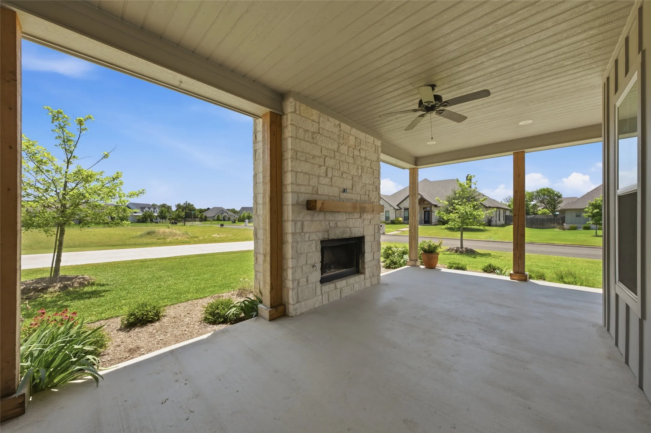 Single Family Residence For Sale in Mc Lennan County , 216 Wycliff Drive, China Spring, Texas 76633, 5 Bedroom, 4 Bathroom, 3 Garage spaces, 3,610 Sqft, built in 2023, mls#21222699, Real Estate Agent in China Spring, Homes For Sale in Mc Lennan county, Homes For Sale in China Spring, Realtor in China Spring Texas, Real Estate Brokerage Independent Realty Texas, Luminita Cordes Realtor