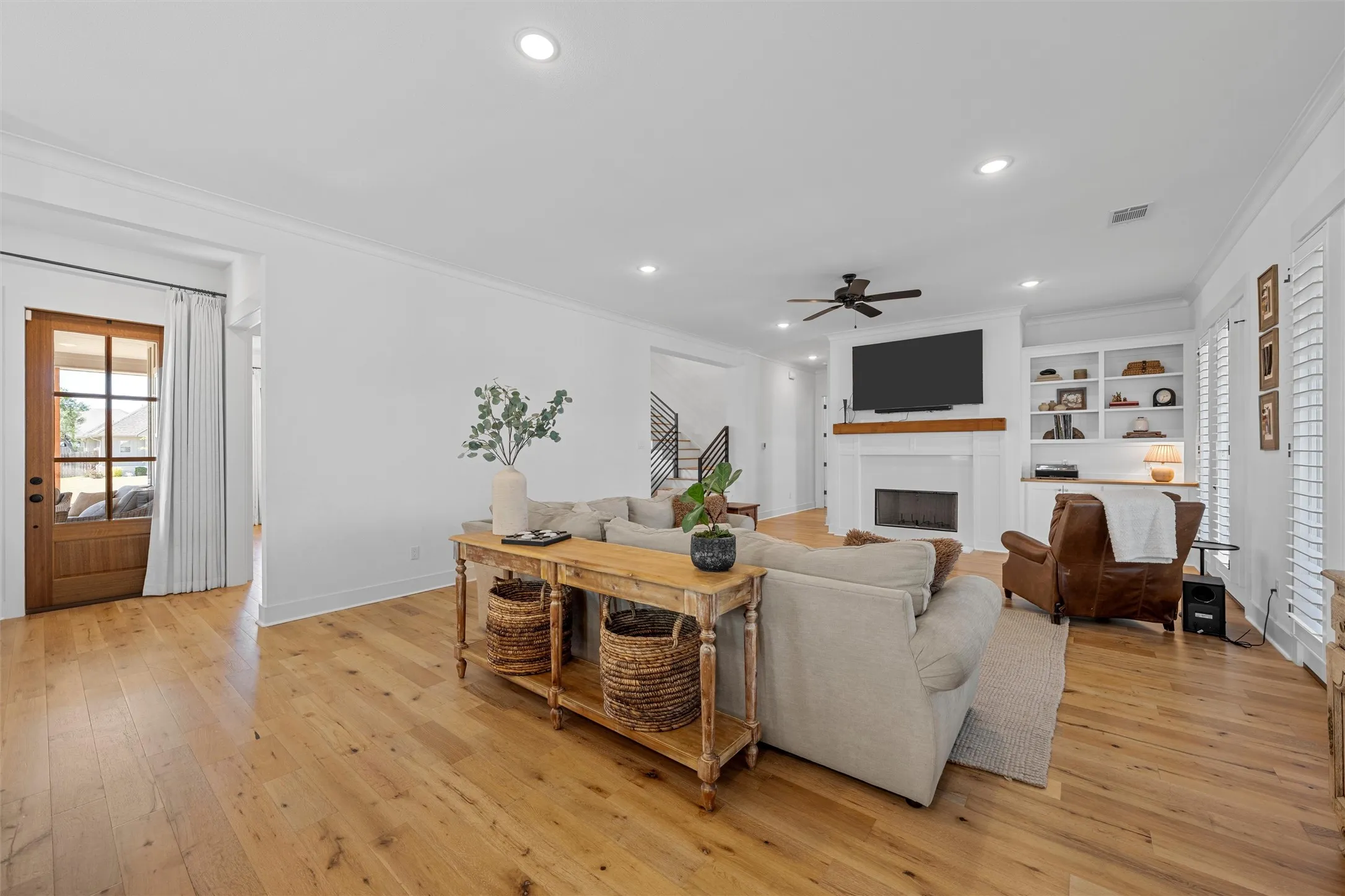 Single Family Residence For Sale in Mc Lennan County , 216 Wycliff Drive, China Spring, Texas 76633, 5 Bedroom, 4 Bathroom, 3 Garage spaces, 3,610 Sqft, built in 2023, mls#21222699, Real Estate Agent in China Spring, Homes For Sale in Mc Lennan county, Homes For Sale in China Spring, Realtor in China Spring Texas, Real Estate Brokerage Independent Realty Texas, Luminita Cordes Realtor