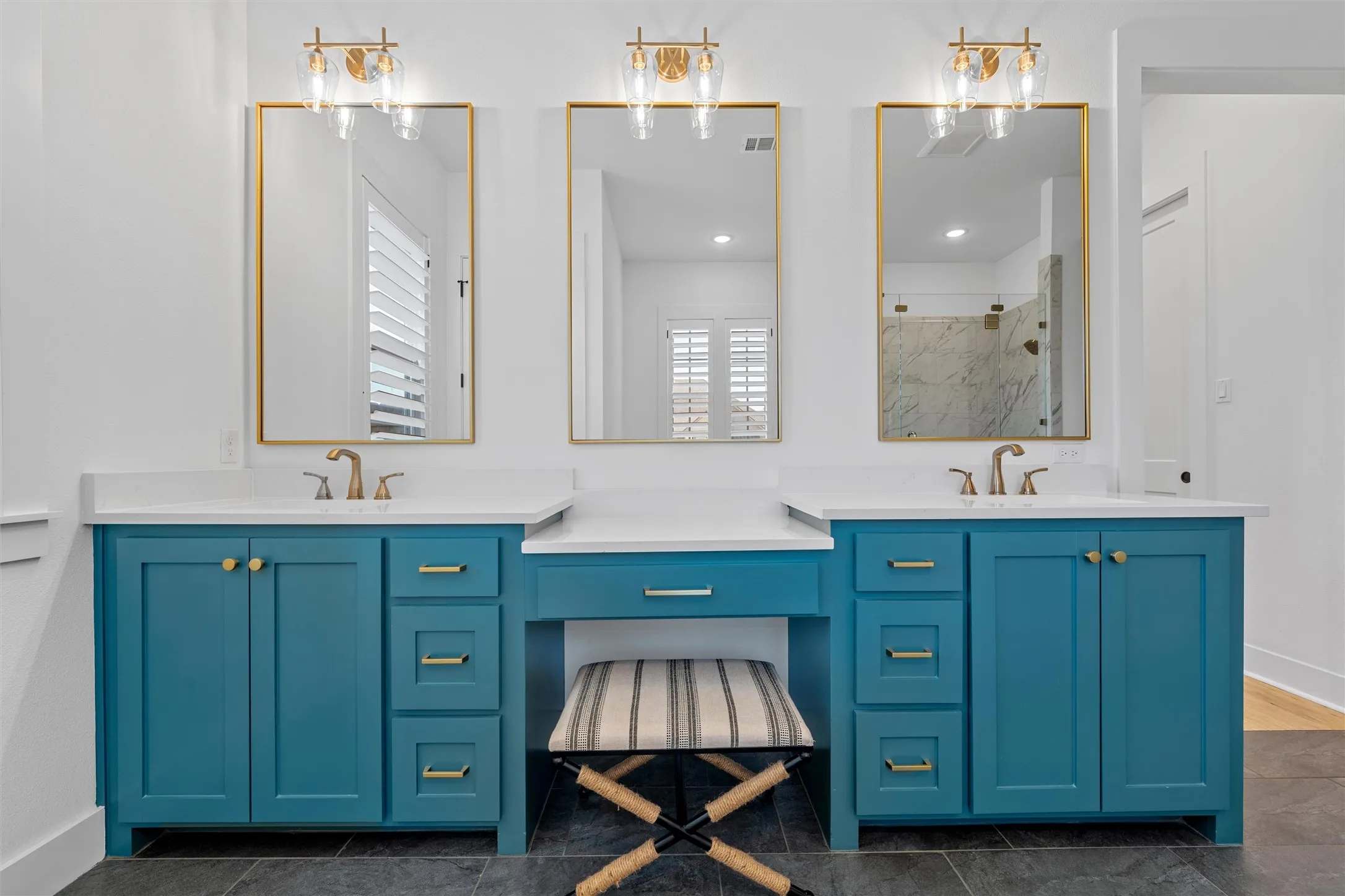 Single Family Residence For Sale in Mc Lennan County , 216 Wycliff Drive, China Spring, Texas 76633, 5 Bedroom, 4 Bathroom, 3 Garage spaces, 3,610 Sqft, built in 2023, mls#21222699, Real Estate Agent in China Spring, Homes For Sale in Mc Lennan county, Homes For Sale in China Spring, Realtor in China Spring Texas, Real Estate Brokerage Independent Realty Texas, Luminita Cordes Realtor