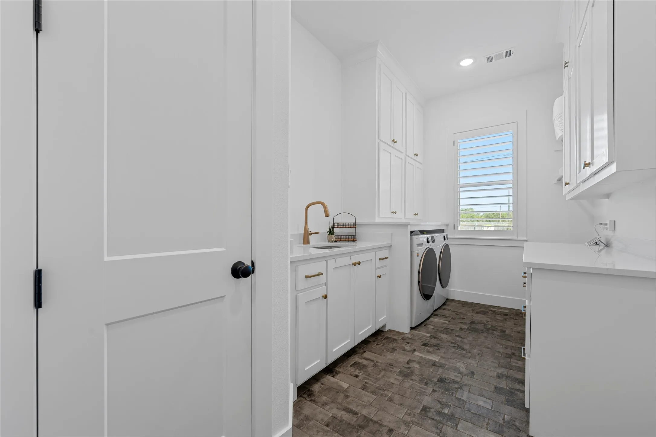 Single Family Residence For Sale in Mc Lennan County , 216 Wycliff Drive, China Spring, Texas 76633, 5 Bedroom, 4 Bathroom, 3 Garage spaces, 3,610 Sqft, built in 2023, mls#21222699, Real Estate Agent in China Spring, Homes For Sale in Mc Lennan county, Homes For Sale in China Spring, Realtor in China Spring Texas, Real Estate Brokerage Independent Realty Texas, Luminita Cordes Realtor