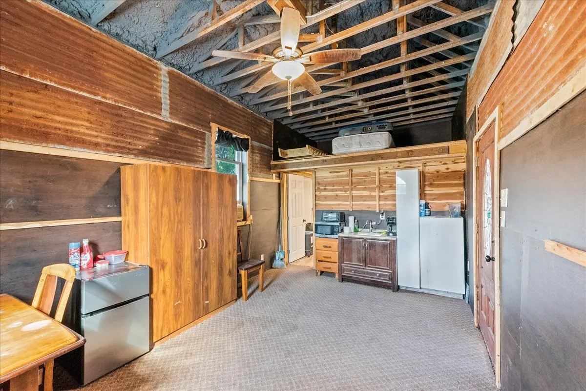 Apartment For Sale in Bosque County , TBD Hwy 22, Clifton, Texas 76634, 1 Bedroom, 1 Bathroom, Garage spaces, 560 Sqft, built in 0, mls#21223336, Real Estate Agent in Clifton, Homes For Sale in Bosque county, Homes For Sale in Clifton, Realtor in Clifton Texas, Real Estate Brokerage Independent Realty Texas, Luminita Cordes Realtor