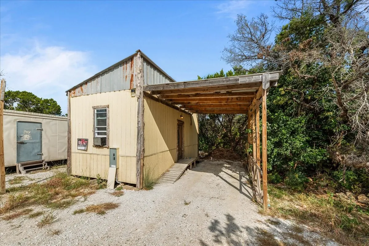 Apartment For Sale in Bosque County , TBD Hwy 22, Clifton, Texas 76634, 1 Bedroom, 1 Bathroom, Garage spaces, 560 Sqft, built in 0, mls#21223336, Real Estate Agent in Clifton, Homes For Sale in Bosque county, Homes For Sale in Clifton, Realtor in Clifton Texas, Real Estate Brokerage Independent Realty Texas, Luminita Cordes Realtor