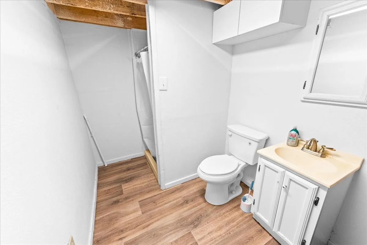 Apartment For Sale in Bosque County , TBD Hwy 22, Clifton, Texas 76634, 1 Bedroom, 1 Bathroom, Garage spaces, 560 Sqft, built in 0, mls#21223336, Real Estate Agent in Clifton, Homes For Sale in Bosque county, Homes For Sale in Clifton, Realtor in Clifton Texas, Real Estate Brokerage Independent Realty Texas, Luminita Cordes Realtor