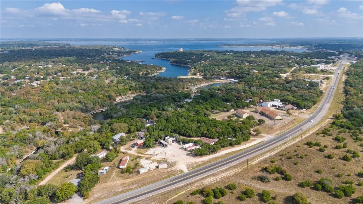 Apartment For Sale in Bosque County , TBD Hwy 22, Clifton, Texas 76634, 1 Bedroom, 1 Bathroom, Garage spaces, 560 Sqft, built in 0, mls#21223336, Real Estate Agent in Clifton, Homes For Sale in Bosque county, Homes For Sale in Clifton, Realtor in Clifton Texas, Real Estate Brokerage Independent Realty Texas, Luminita Cordes Realtor