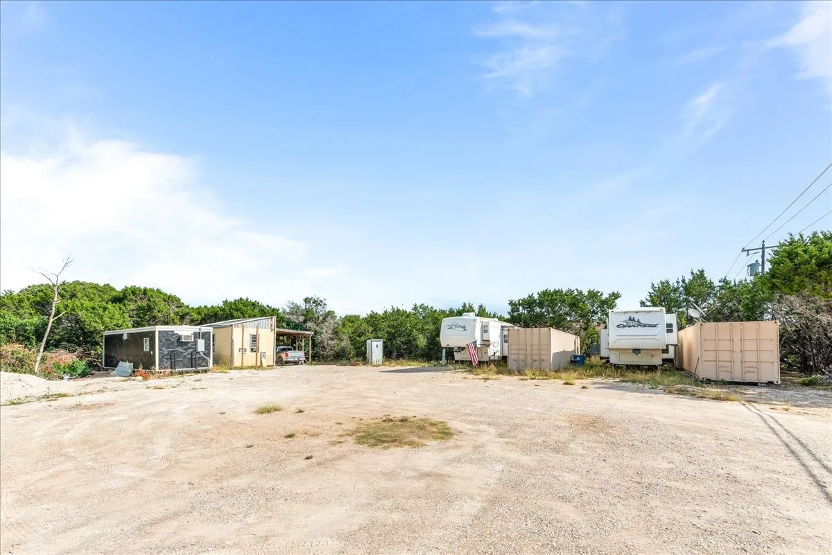 Apartment For Sale in Bosque County , TBD Hwy 22, Clifton, Texas 76634, 1 Bedroom, 1 Bathroom, Garage spaces, 560 Sqft, built in 0, mls#21223336, Real Estate Agent in Clifton, Homes For Sale in Bosque county, Homes For Sale in Clifton, Realtor in Clifton Texas, Real Estate Brokerage Independent Realty Texas, Luminita Cordes Realtor