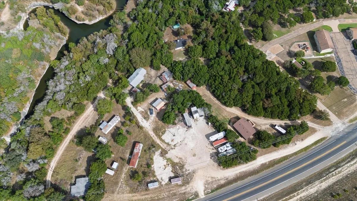Apartment For Sale in Bosque County , TBD Hwy 22, Clifton, Texas 76634, 1 Bedroom, 1 Bathroom, Garage spaces, 560 Sqft, built in 0, mls#21223336, Real Estate Agent in Clifton, Homes For Sale in Bosque county, Homes For Sale in Clifton, Realtor in Clifton Texas, Real Estate Brokerage Independent Realty Texas, Luminita Cordes Realtor