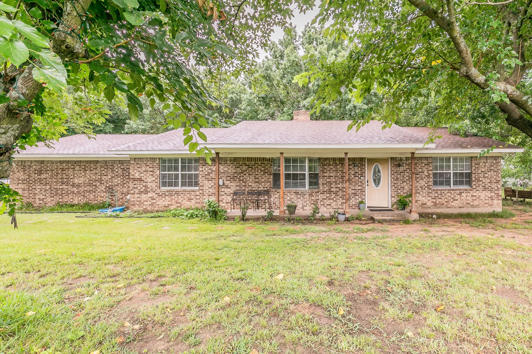 Single Family Residence For Sale in Grayson County , 904 SHERMAN Street, Tioga, Texas 76271, 5 Bedrooms, 3 Bathrooms, Garage spaces, 2,199 Sqft, built in 1987, Price $434,950, mls#21224163, Real Estate Agent in Tioga, Homes For Sale in Grayson county, Homes For Sale in Tioga, Realtor in Tioga Texas, Real Estate Brokerage Independent Realty Texas, Luminita Cordes Realtor