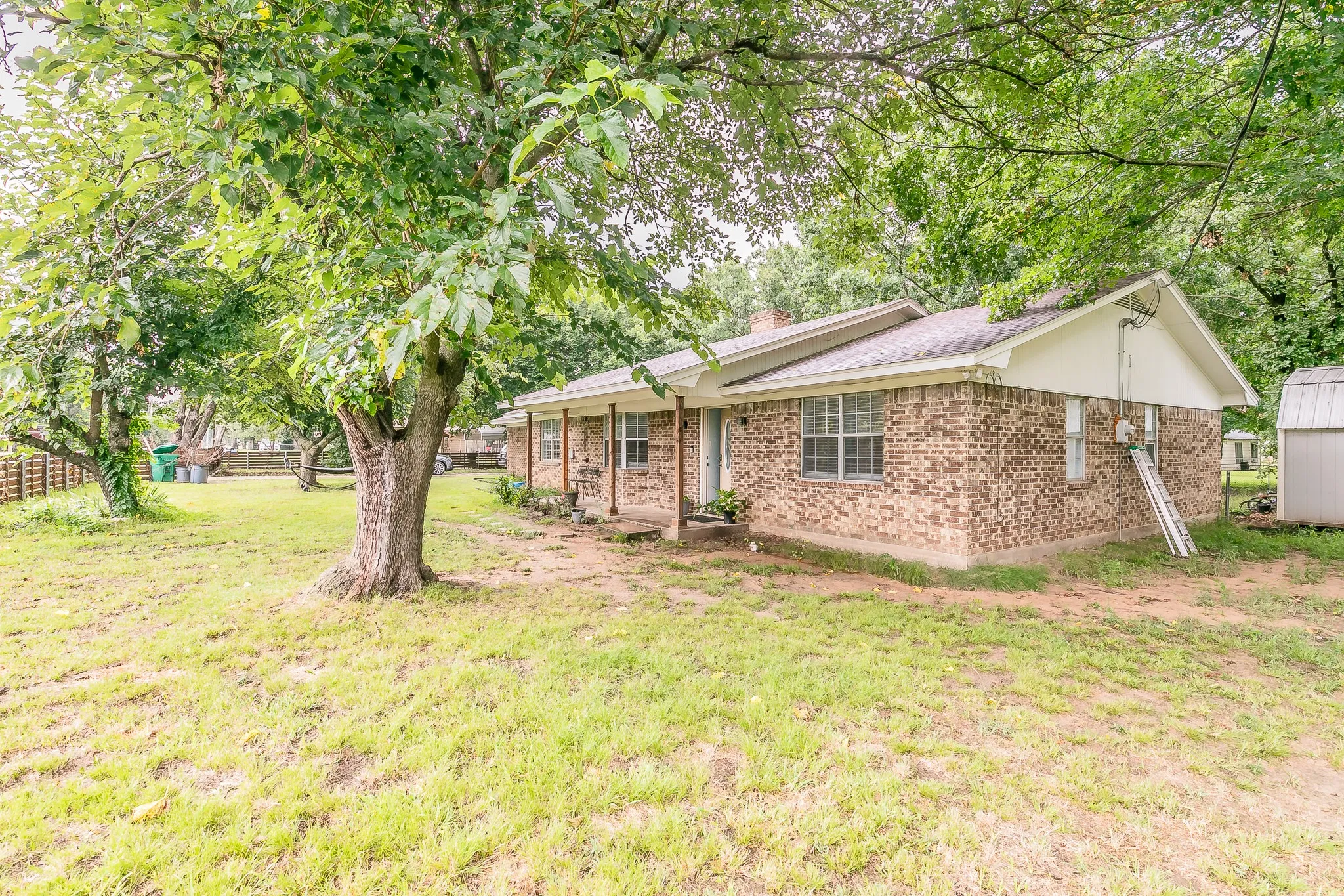 Single Family Residence For Sale in Grayson County , 904 SHERMAN Street, Tioga, Texas 76271, 5 Bedrooms, 3 Bathrooms, Garage spaces, 2,199 Sqft, built in 1987, Price $434,950, mls#21224163, Real Estate Agent in Tioga, Homes For Sale in Grayson county, Homes For Sale in Tioga, Realtor in Tioga Texas, Real Estate Brokerage Independent Realty Texas, Luminita Cordes Realtor