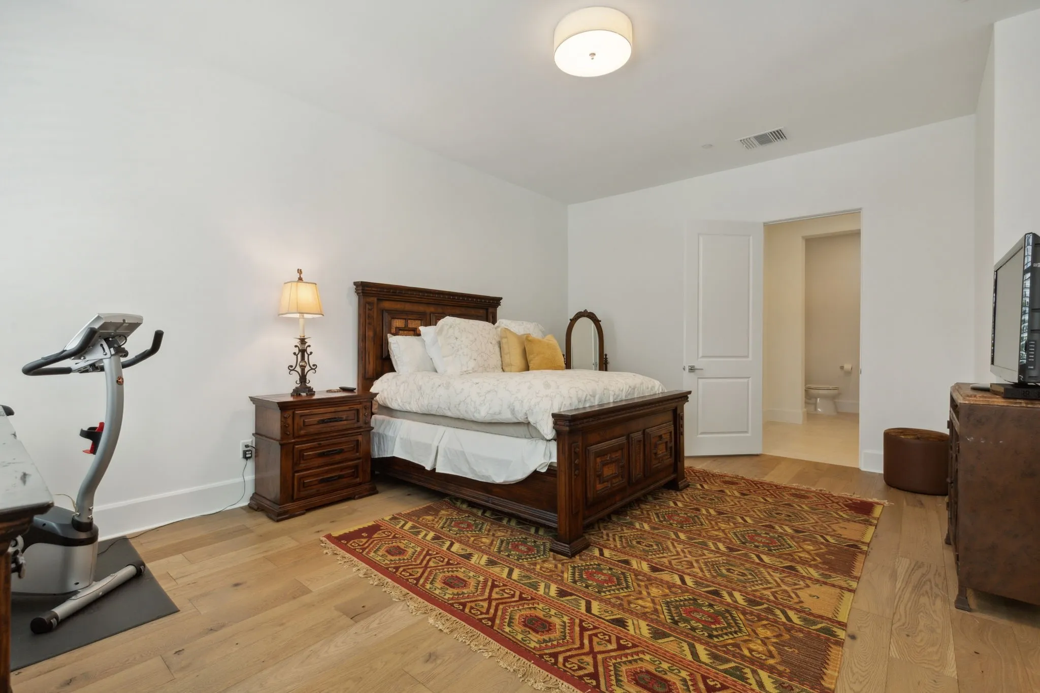 Condominium For Sale in Denton County , 5270 Town And Country Boulevard 113, Frisco, Texas 75034, 2 Bedroom, 3 Bathroom, 2 Garage spaces, 2,589 Sqft, built in 2019, Preowned, mls#21224123, Real Estate Agent in Frisco, Homes For Sale in Denton county, Homes For Sale in Frisco, Realtor in Frisco Texas, Real Estate Brokerage Independent Realty Texas, Luminita Cordes Realtor