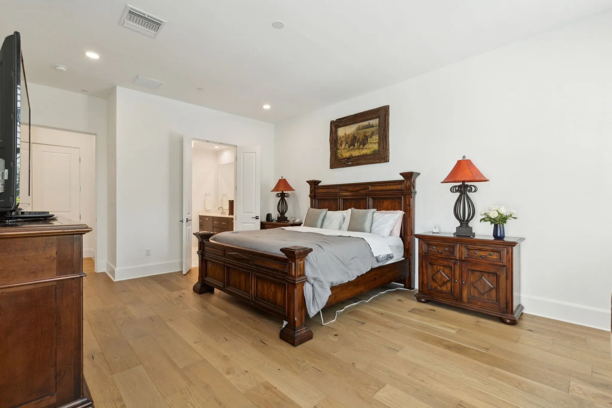 Condominium For Sale in Denton County , 5270 Town And Country Boulevard 113, Frisco, Texas 75034, 2 Bedroom, 3 Bathroom, 2 Garage spaces, 2,589 Sqft, built in 2019, Preowned, mls#21224123, Real Estate Agent in Frisco, Homes For Sale in Denton county, Homes For Sale in Frisco, Realtor in Frisco Texas, Real Estate Brokerage Independent Realty Texas, Luminita Cordes Realtor