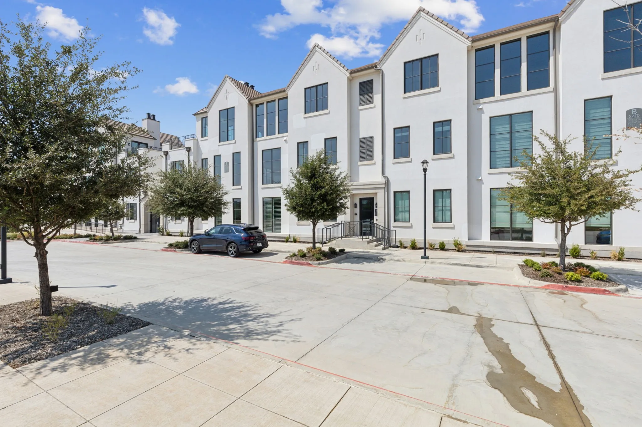 Condominium For Sale in Denton County , 5270 Town And Country Boulevard 113, Frisco, Texas 75034, 2 Bedroom, 3 Bathroom, 2 Garage spaces, 2,589 Sqft, built in 2019, Preowned, mls#21224123, Real Estate Agent in Frisco, Homes For Sale in Denton county, Homes For Sale in Frisco, Realtor in Frisco Texas, Real Estate Brokerage Independent Realty Texas, Luminita Cordes Realtor