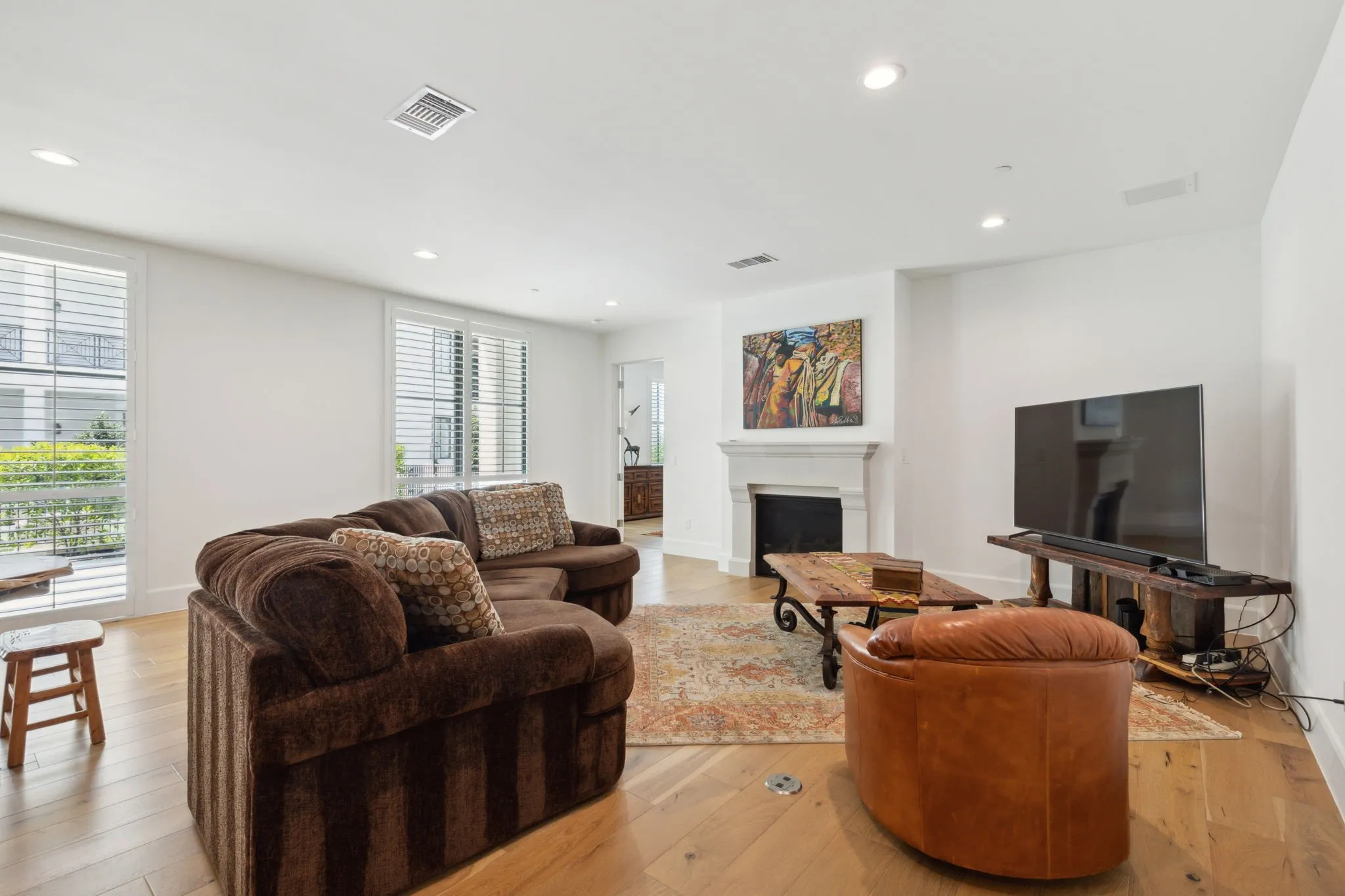 Condominium For Sale in Denton County , 5270 Town And Country Boulevard 113, Frisco, Texas 75034, 2 Bedroom, 3 Bathroom, 2 Garage spaces, 2,589 Sqft, built in 2019, Preowned, mls#21224123, Real Estate Agent in Frisco, Homes For Sale in Denton county, Homes For Sale in Frisco, Realtor in Frisco Texas, Real Estate Brokerage Independent Realty Texas, Luminita Cordes Realtor