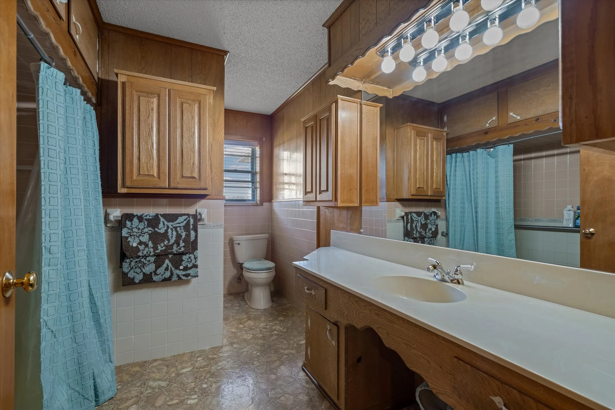 Single Family Residence For Sale in Van Zandt County , 3121 VZ County Road 1215, Grand Saline, Texas 75140, 3 Bedroom, 2 Bathroom, Garage spaces, 2,081 Sqft, built in 1973, Preowned, mls#21224194, Real Estate Agent in Grand Saline, Homes For Sale in Van Zandt county, Homes For Sale in Grand Saline, Realtor in Grand Saline Texas, Real Estate Brokerage Independent Realty Texas, Luminita Cordes Realtor