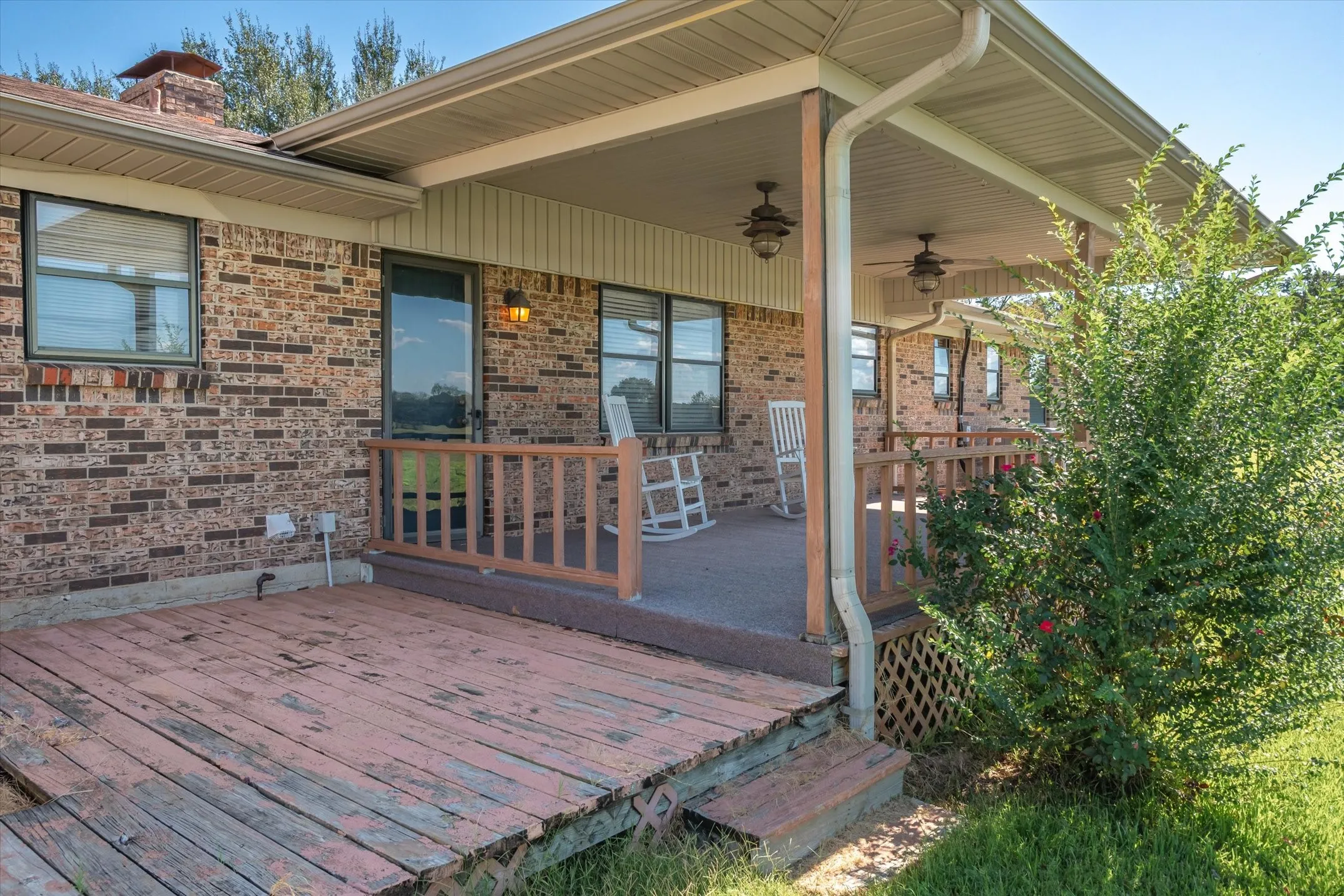 Single Family Residence For Sale in Van Zandt County , 3121 VZ County Road 1215, Grand Saline, Texas 75140, 3 Bedroom, 2 Bathroom, Garage spaces, 2,081 Sqft, built in 1973, Preowned, mls#21224194, Real Estate Agent in Grand Saline, Homes For Sale in Van Zandt county, Homes For Sale in Grand Saline, Realtor in Grand Saline Texas, Real Estate Brokerage Independent Realty Texas, Luminita Cordes Realtor