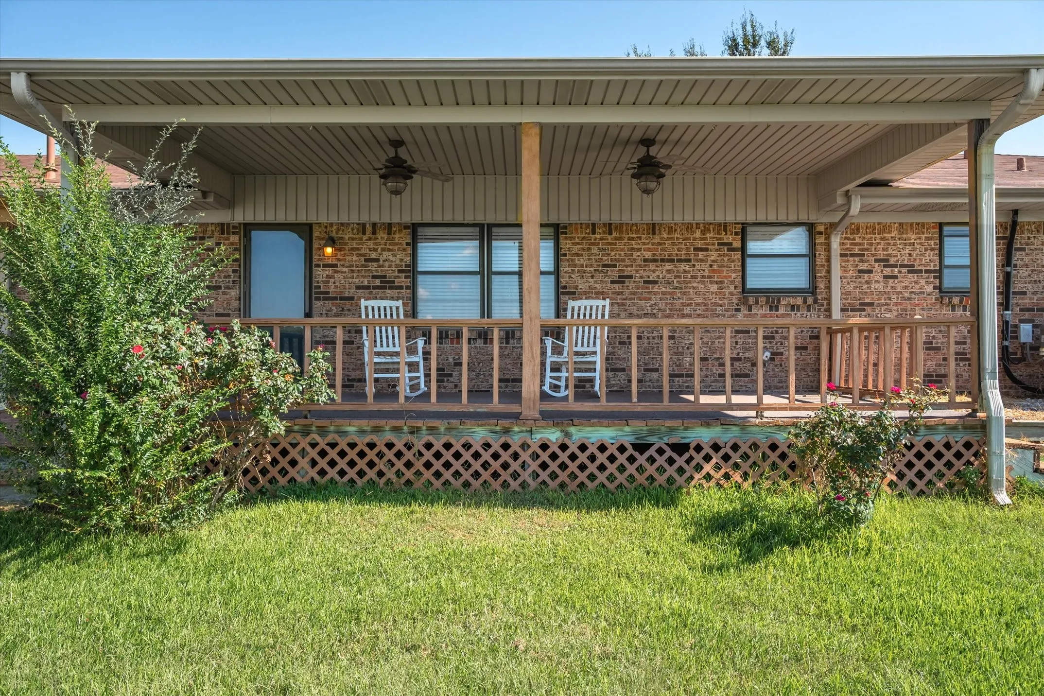 Single Family Residence For Sale in Van Zandt County , 3121 VZ County Road 1215, Grand Saline, Texas 75140, 3 Bedroom, 2 Bathroom, Garage spaces, 2,081 Sqft, built in 1973, Preowned, mls#21224194, Real Estate Agent in Grand Saline, Homes For Sale in Van Zandt county, Homes For Sale in Grand Saline, Realtor in Grand Saline Texas, Real Estate Brokerage Independent Realty Texas, Luminita Cordes Realtor
