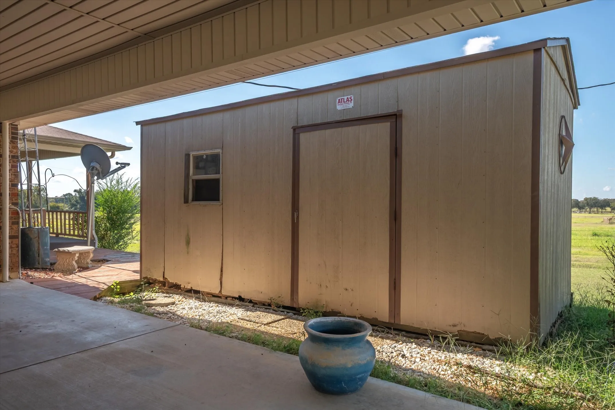 Single Family Residence For Sale in Van Zandt County , 3121 VZ County Road 1215, Grand Saline, Texas 75140, 3 Bedroom, 2 Bathroom, Garage spaces, 2,081 Sqft, built in 1973, Preowned, mls#21224194, Real Estate Agent in Grand Saline, Homes For Sale in Van Zandt county, Homes For Sale in Grand Saline, Realtor in Grand Saline Texas, Real Estate Brokerage Independent Realty Texas, Luminita Cordes Realtor