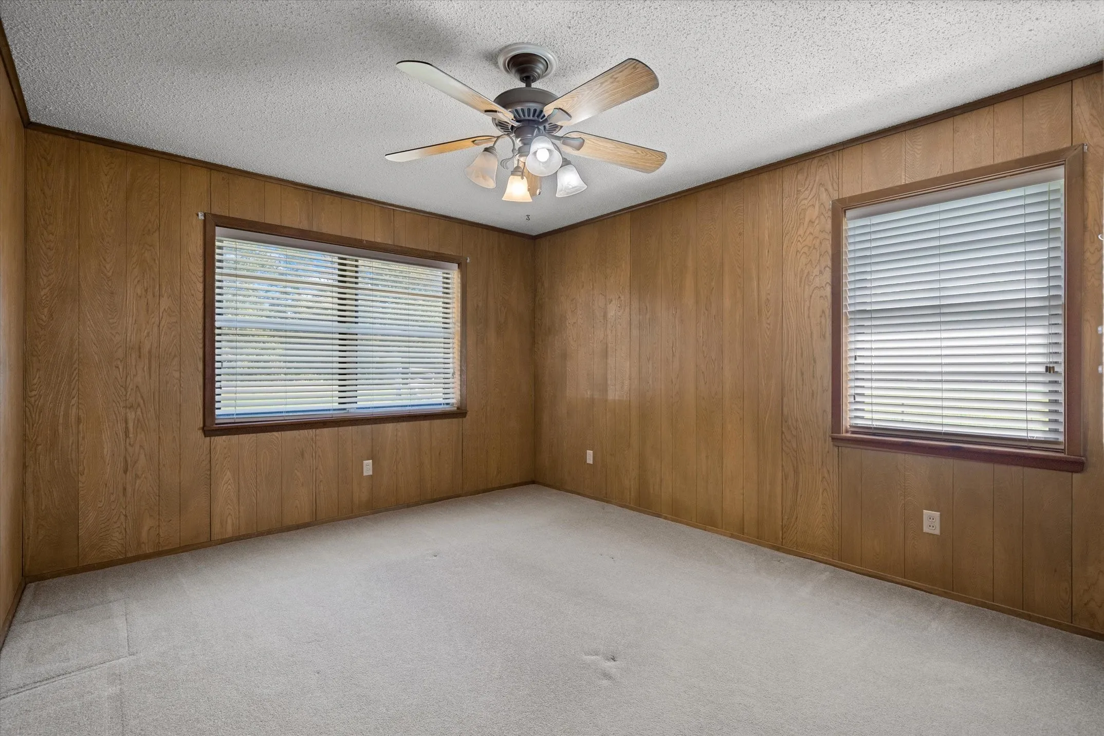 Single Family Residence For Sale in Van Zandt County , 3121 VZ County Road 1215, Grand Saline, Texas 75140, 3 Bedroom, 2 Bathroom, Garage spaces, 2,081 Sqft, built in 1973, Preowned, mls#21224194, Real Estate Agent in Grand Saline, Homes For Sale in Van Zandt county, Homes For Sale in Grand Saline, Realtor in Grand Saline Texas, Real Estate Brokerage Independent Realty Texas, Luminita Cordes Realtor