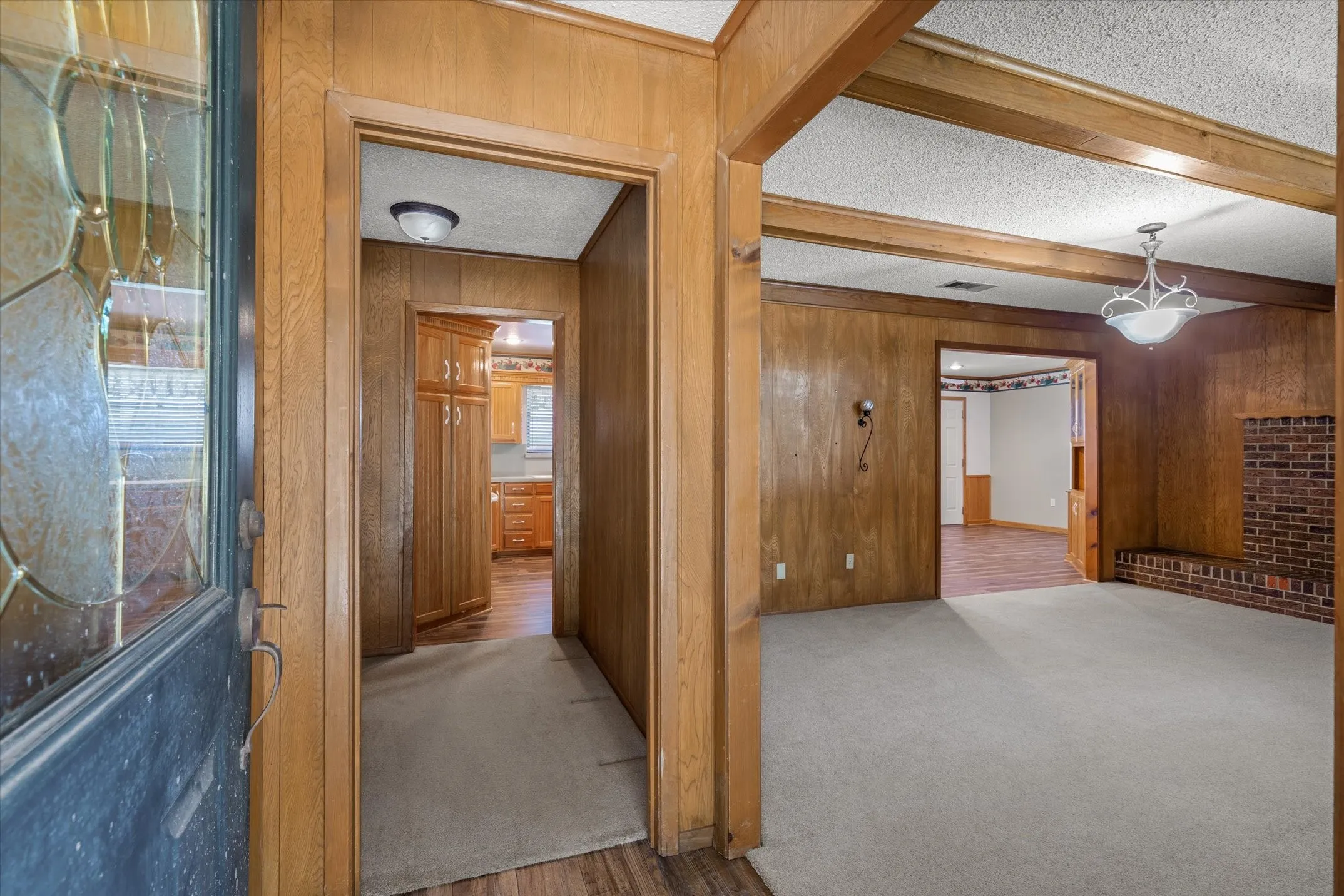 Single Family Residence For Sale in Van Zandt County , 3121 VZ County Road 1215, Grand Saline, Texas 75140, 3 Bedroom, 2 Bathroom, Garage spaces, 2,081 Sqft, built in 1973, Preowned, mls#21224194, Real Estate Agent in Grand Saline, Homes For Sale in Van Zandt county, Homes For Sale in Grand Saline, Realtor in Grand Saline Texas, Real Estate Brokerage Independent Realty Texas, Luminita Cordes Realtor