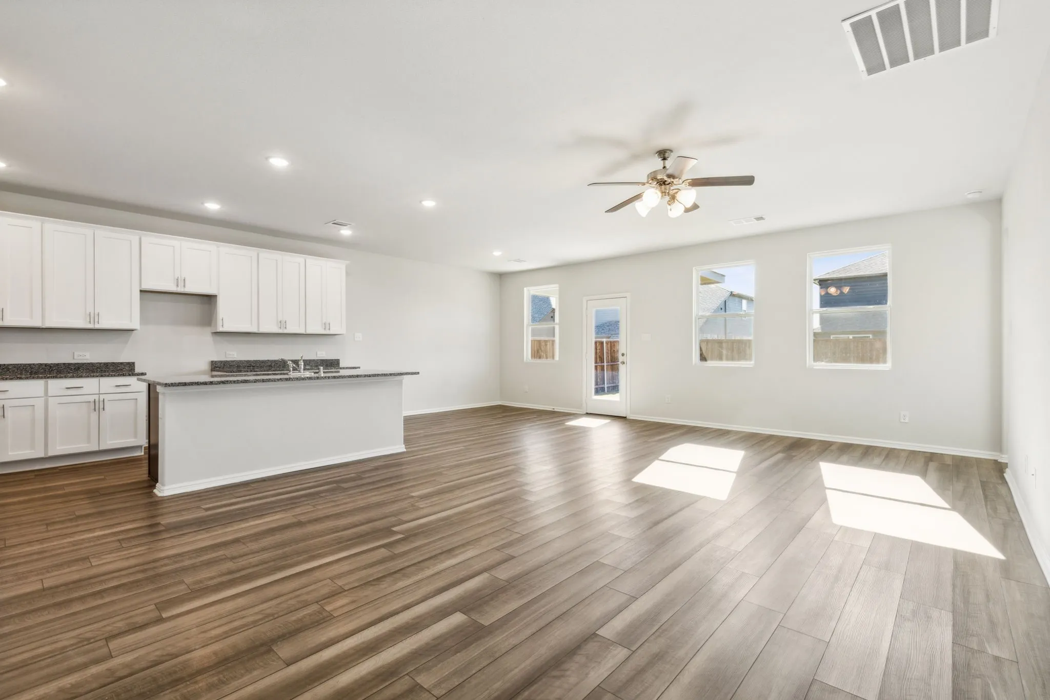 Single Family Residence For Sale in Collin County , 600 Rusty Spurs Place, Weston, Texas 75009, 4 Bedroom, 3 Bathroom, 2 Garage spaces, 2,872 Sqft, built in 2023, New Construction - Complete, mls#21224325, Real Estate Agent in Weston, Homes For Sale in Collin county, Homes For Sale in Weston, Realtor in Weston Texas, Real Estate Brokerage Independent Realty Texas, Luminita Cordes Realtor