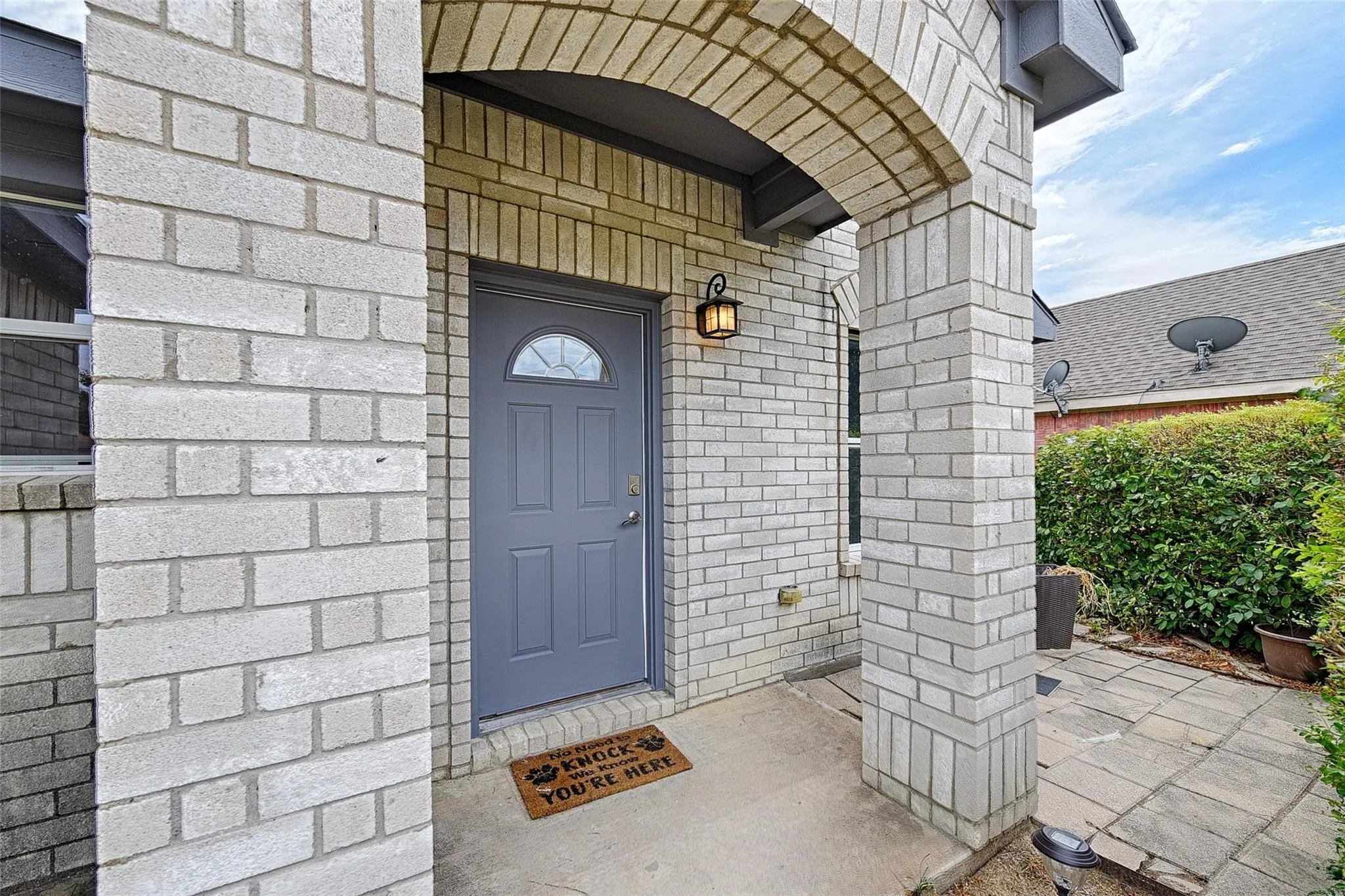 Single Family Residence For Sale in Dallas County , 5348 Cameron Drive, Grand Prairie, Texas 75052, 3 Bedroom, 2 Bathroom, 2 Garage spaces, 2,002 Sqft, built in 2004, mls#21224323, Real Estate Agent in Grand Prairie, Homes For Sale in Dallas county, Homes For Sale in Grand Prairie, Realtor in Grand Prairie Texas, Real Estate Brokerage Independent Realty Texas, Luminita Cordes Realtor