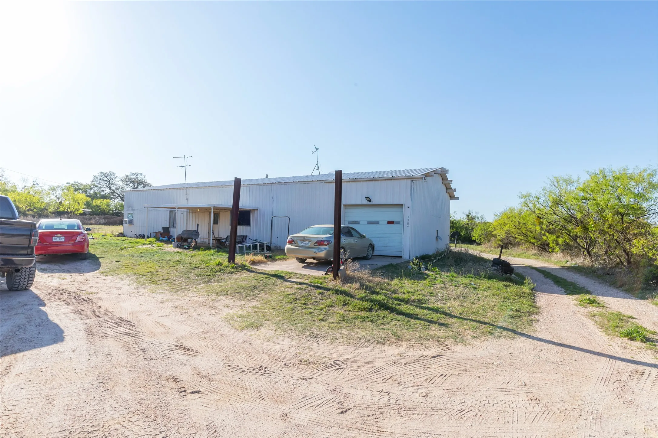 For Sale in Callahan County , 8169 Private Road 5072, Clyde, Texas 79510, 18 Bedroom, 12 Bathroom, Garage spaces, 8,952 Sqft, built in 1982, Preowned, Price $399,900, mls#21218012, Real Estate Agent in Clyde, Homes For Sale in Callahan county, Homes For Sale in Clyde, Realtor in Clyde Texas, Real Estate Brokerage Independent Realty Texas, Luminita Cordes Realtor