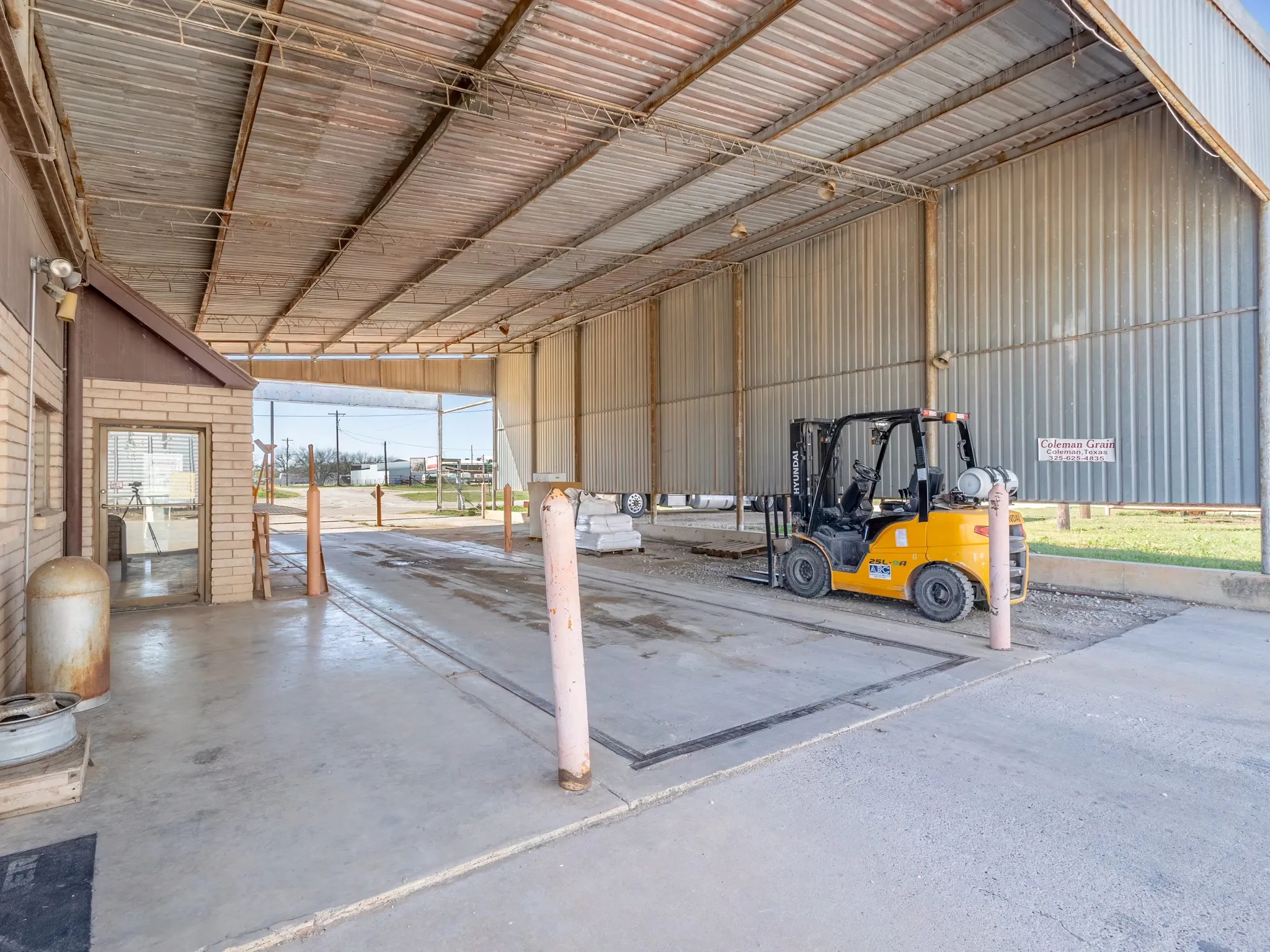 Industrial For Sale in Coleman County , 716 Brush Street, Coleman, Texas 76834, 0, 0, Garage spaces, 0 Sqft, built in 1970, Preowned, Price $395,000, mls#21218959, Real Estate Agent in Coleman, Homes For Sale in Coleman county, Homes For Sale in Coleman, Realtor in Coleman Texas, Real Estate Brokerage Independent Realty Texas, Luminita Cordes Realtor