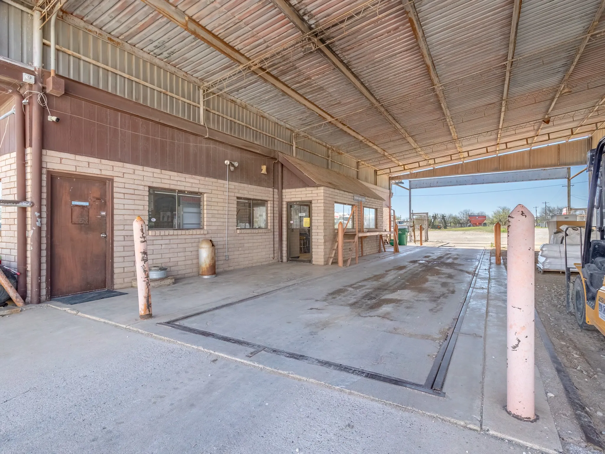 Industrial For Sale in Coleman County , 716 Brush Street, Coleman, Texas 76834, 0, 0, Garage spaces, 0 Sqft, built in 1970, Preowned, Price $395,000, mls#21218959, Real Estate Agent in Coleman, Homes For Sale in Coleman county, Homes For Sale in Coleman, Realtor in Coleman Texas, Real Estate Brokerage Independent Realty Texas, Luminita Cordes Realtor