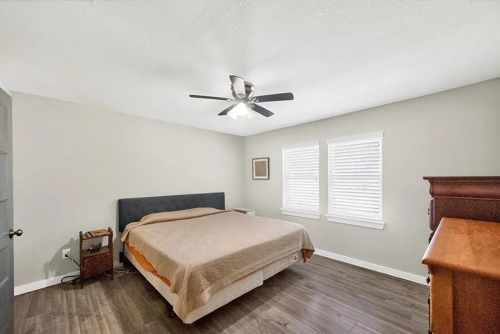 Single Family Residence For Sale in Henderson County , 600 Bunny Rabbit Road, Athens, Texas 75751, 3 Bedroom, 2 Bathroom, Garage spaces, 1,408 Sqft, built in 1960, mls#21224540, Real Estate Agent in Athens, Homes For Sale in Henderson county, Homes For Sale in Athens, Realtor in Athens Texas, Real Estate Brokerage Independent Realty Texas, Luminita Cordes Realtor
