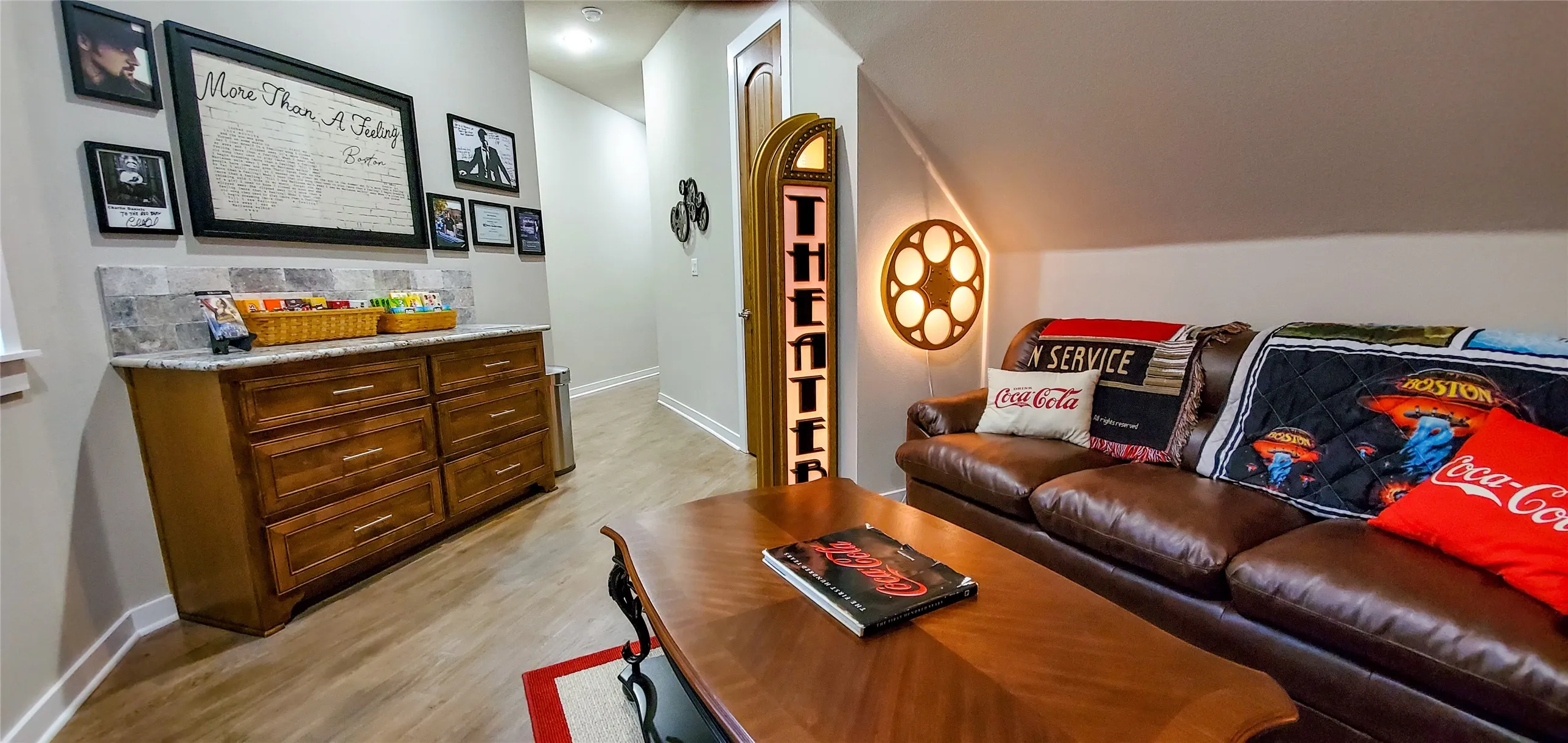 Single Family Residence For Sale in Hill County , 19069 Lakeview Court, Whitney, Texas 76692, 4 Bedroom, 4 Bathroom, 3 Garage spaces, 5,000 Sqft, built in 2016, mls#21221858, Real Estate Agent in Whitney, Homes For Sale in Hill county, Homes For Sale in Whitney, Realtor in Whitney Texas, Real Estate Brokerage Independent Realty Texas, Luminita Cordes Realtor