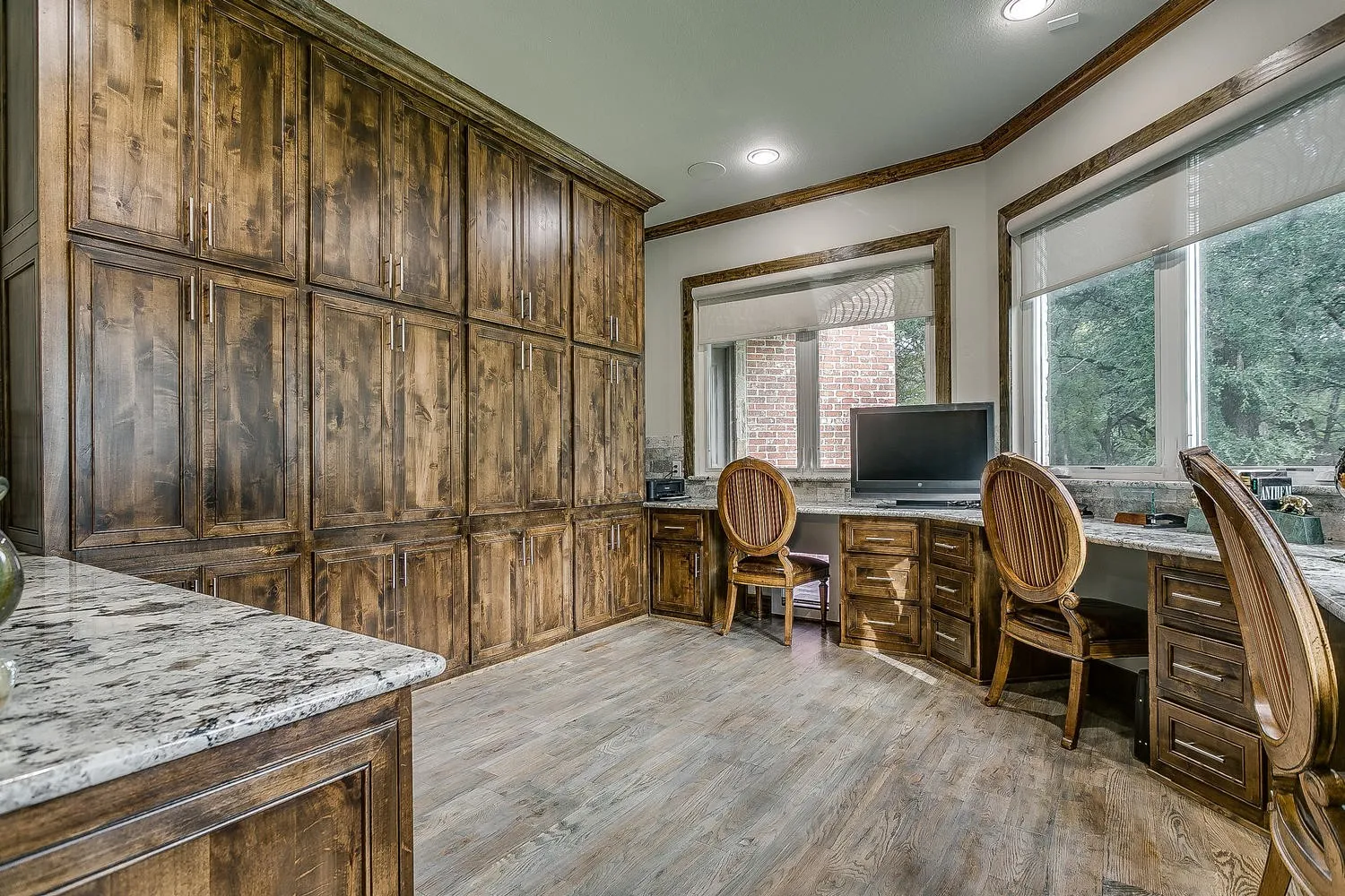 Single Family Residence For Sale in Hill County , 19069 Lakeview Court, Whitney, Texas 76692, 4 Bedroom, 4 Bathroom, 3 Garage spaces, 5,000 Sqft, built in 2016, mls#21221858, Real Estate Agent in Whitney, Homes For Sale in Hill county, Homes For Sale in Whitney, Realtor in Whitney Texas, Real Estate Brokerage Independent Realty Texas, Luminita Cordes Realtor