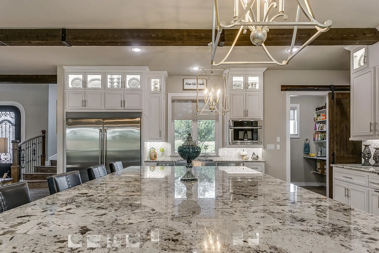 Single Family Residence For Sale in Hill County , 19069 Lakeview Court, Whitney, Texas 76692, 4 Bedroom, 4 Bathroom, 3 Garage spaces, 5,000 Sqft, built in 2016, mls#21221858, Real Estate Agent in Whitney, Homes For Sale in Hill county, Homes For Sale in Whitney, Realtor in Whitney Texas, Real Estate Brokerage Independent Realty Texas, Luminita Cordes Realtor